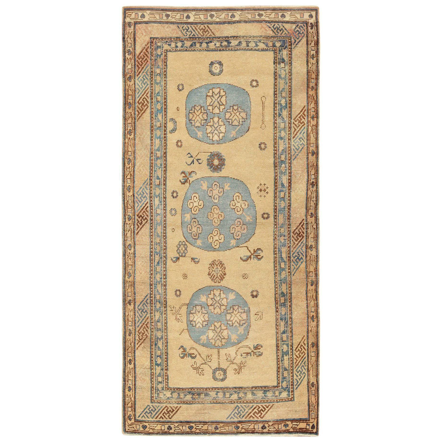 Antique East Turkestan Khotan Rug. Size: 4 ft x 8 ft (1.22 m x 2.44 m)