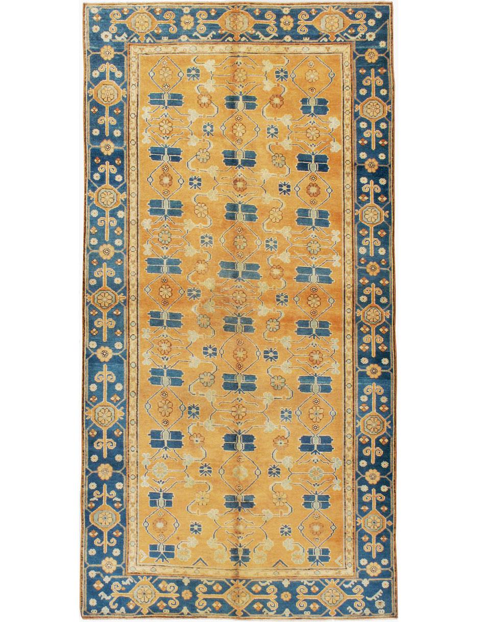 Ein Samarkand-Teppich aus dem frühen zweiten Viertel des 20. Jahrhunderts aus der Familie Khotan.