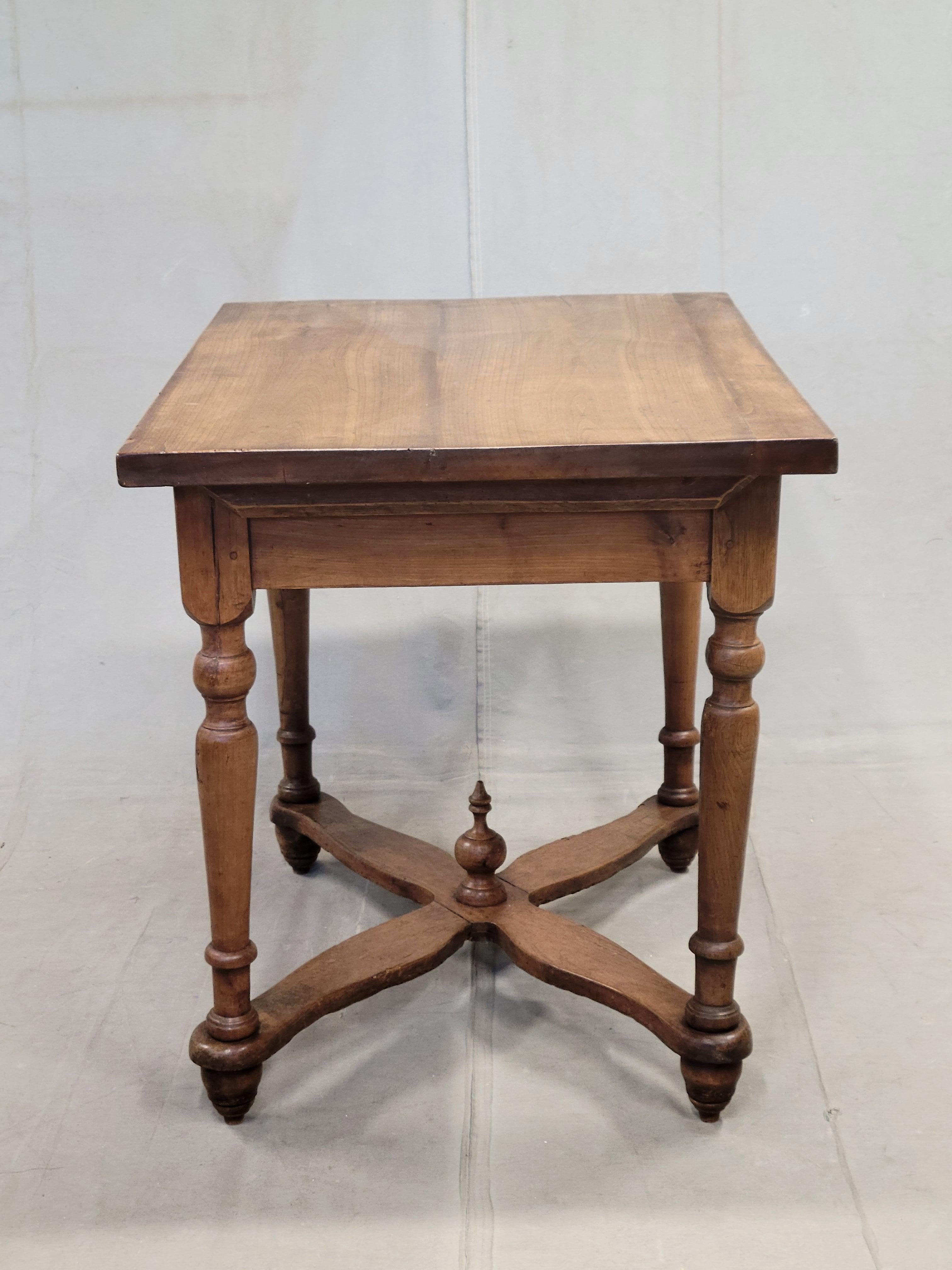 Antique Eastern European Pine and Beechwood Baker's Table Kitchen Island For Sale 4