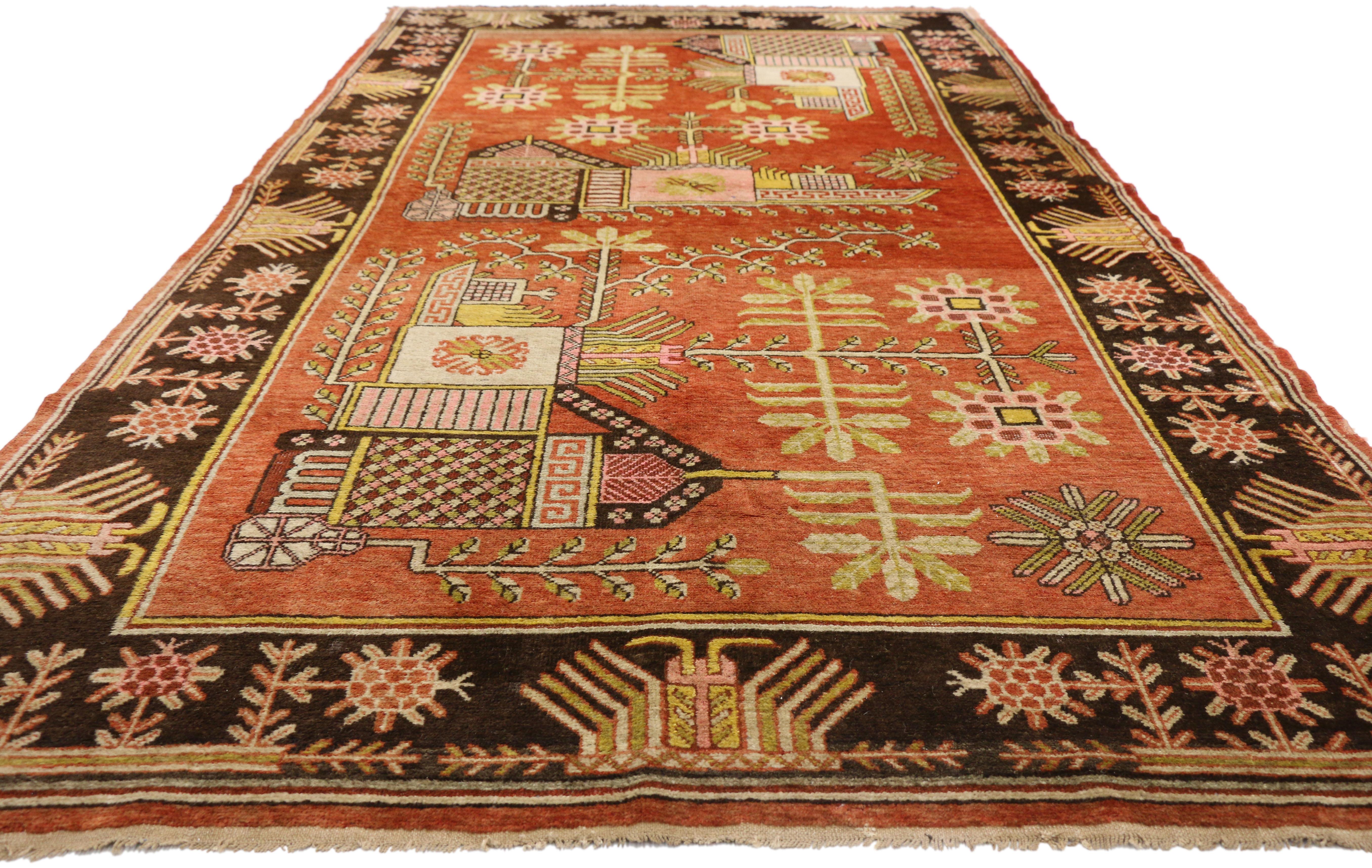 Antiker malerischer Khotan-Teppich aus Ostturkestan im eklektischen nordwestlichen Stil (Ostturkestanisch) im Angebot