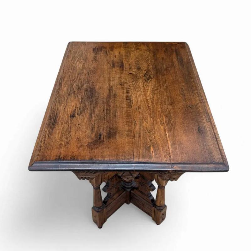 Table d'appoint ancienne en noyer sculpté Eastlake, table d'appoint victorienne Bon état - En vente à Rancho Cucamonga, CA