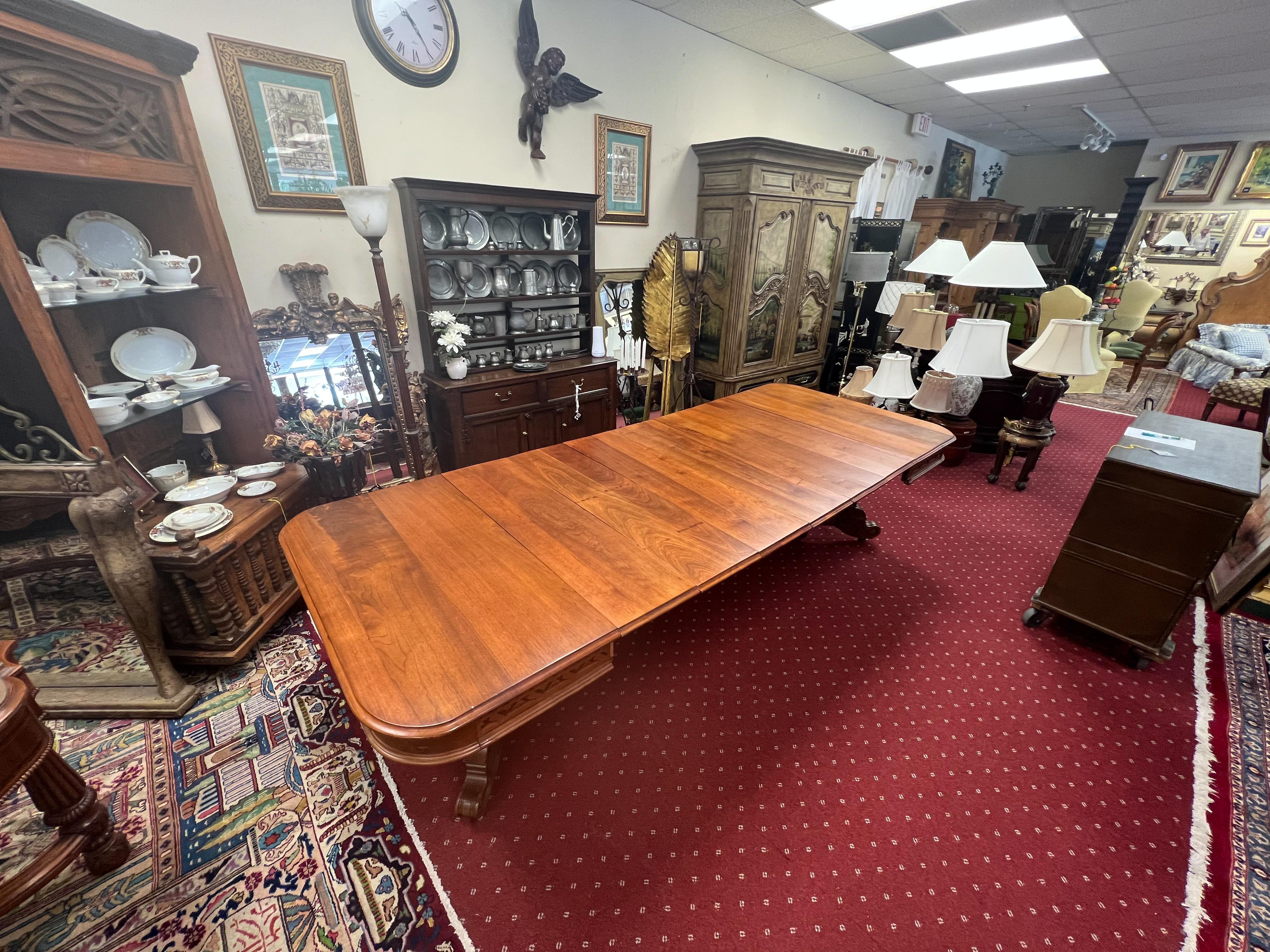 Antique Eastlake Dining Table with 6 Extensions Leaves In Good Condition In North Palm Beach, FL