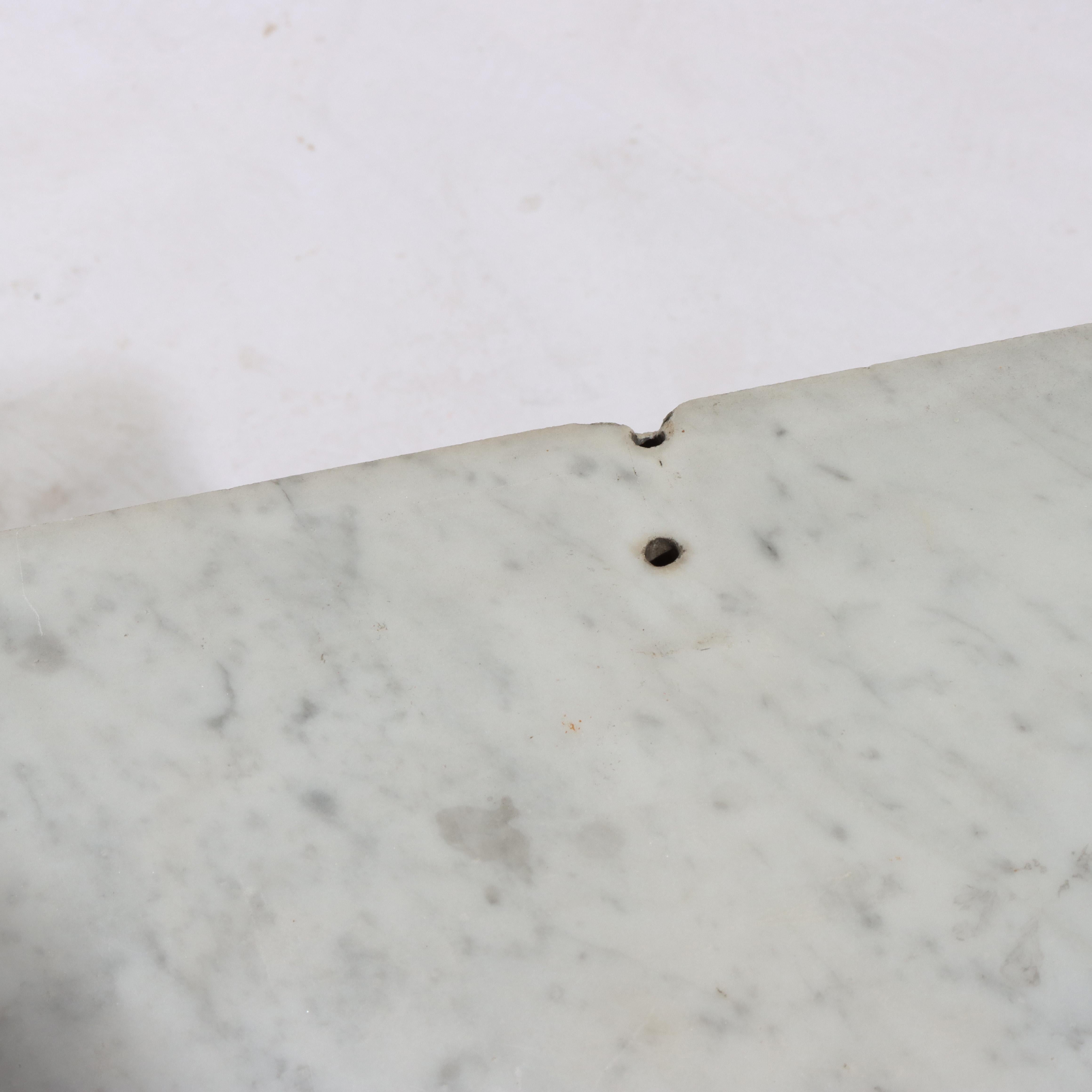 Noyer Commode ancienne à trois tiroirs en noyer et loupe de l'école Eastlake C1890 en vente