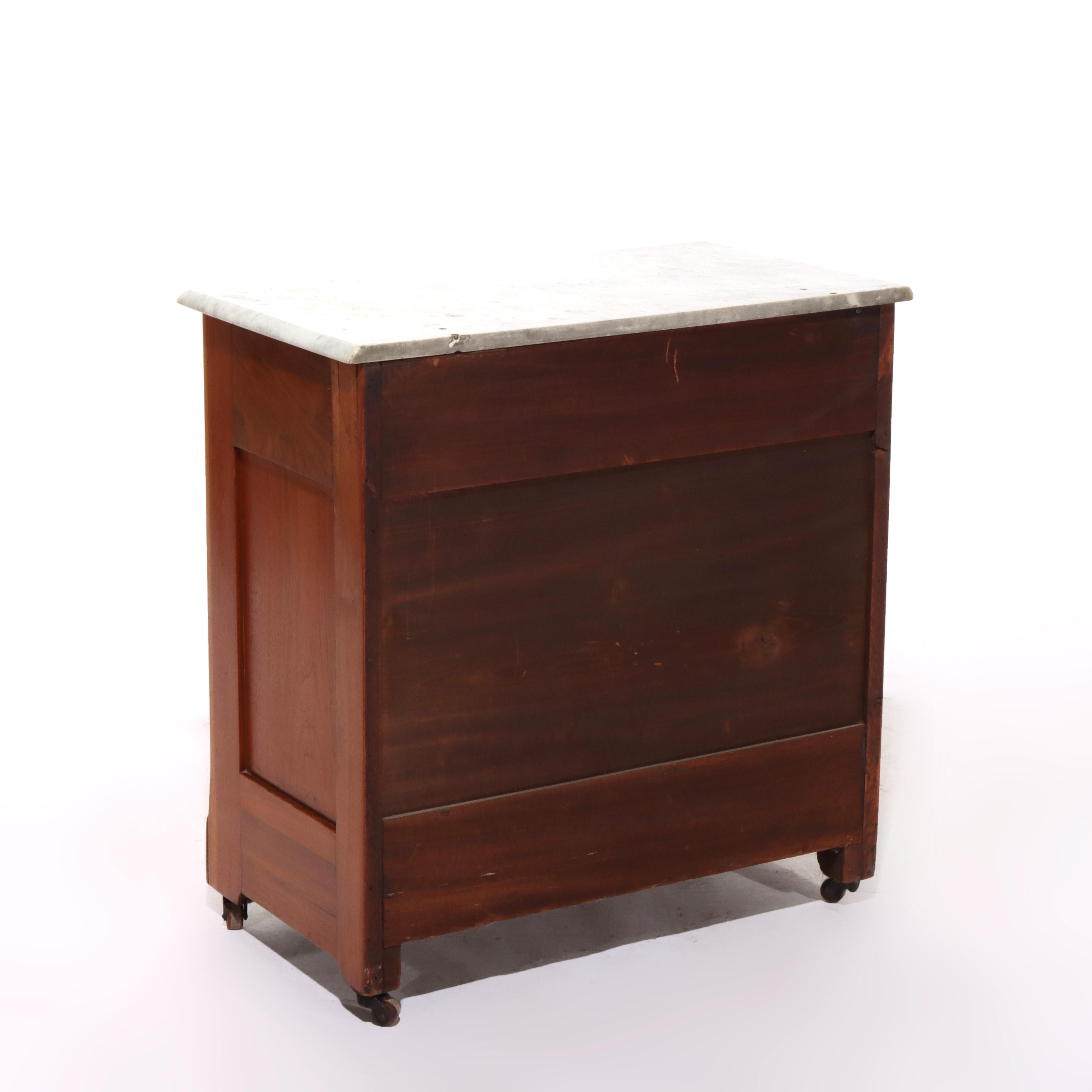 Commode ancienne à trois tiroirs en noyer et loupe de l'école Eastlake C1890 en vente 1