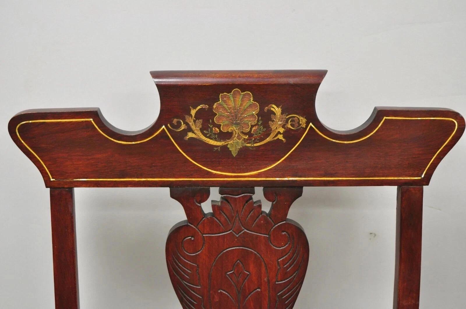 Ancienne paire de fauteuils de salon en acajou sculpté de l'époque victorienne d'Eastlake avec incrustations en vente 1