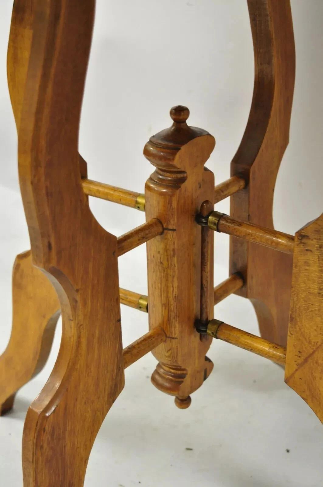 20ième siècle Ancienne table de salle à manger victorienne Eastlake en chêne, à abattants et à jeu de cartes en vente