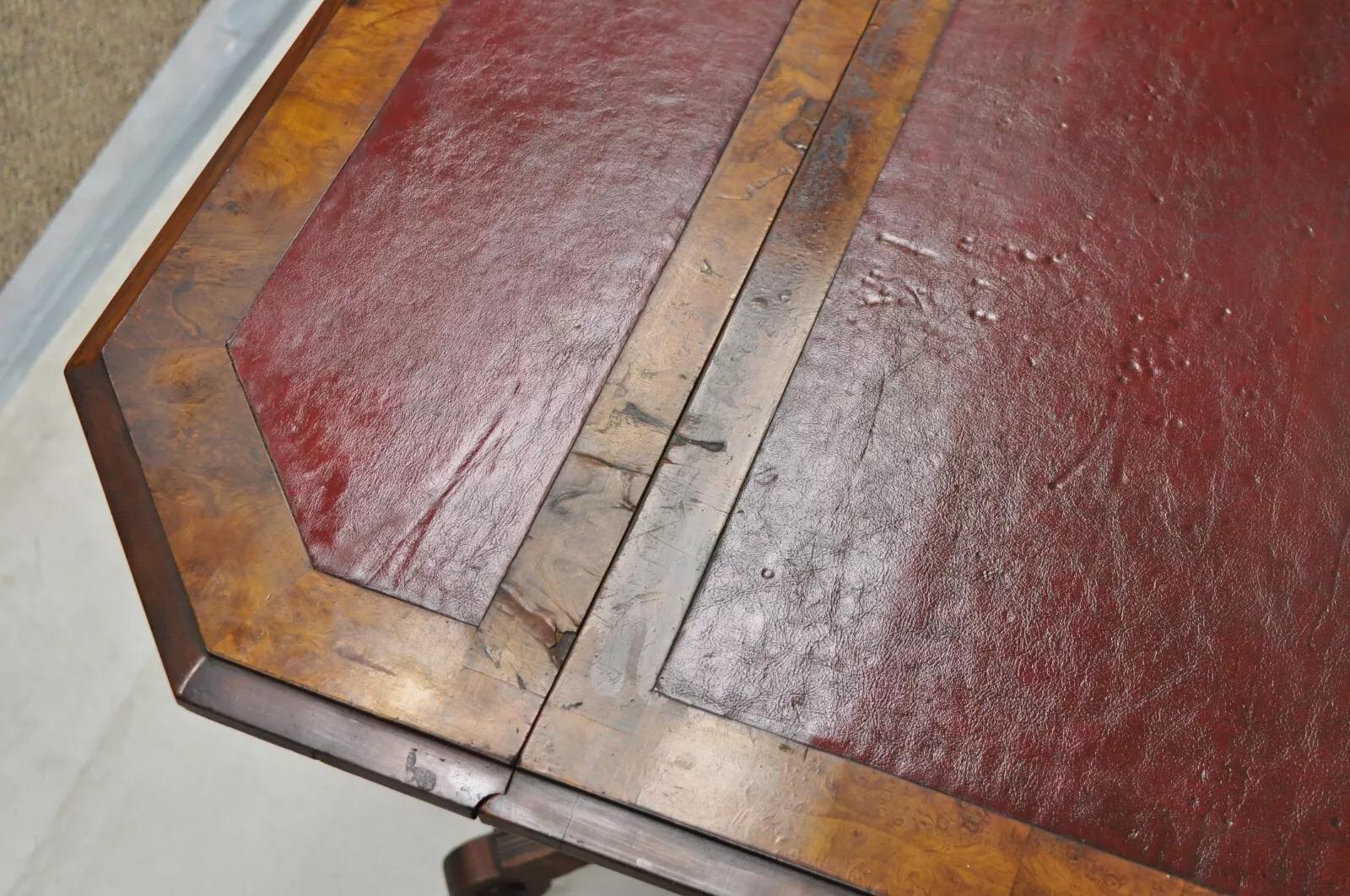 Ancienne table de jeu de salon victorienne Eastlake à plateau en cuir et à plateau en bois de noyer en vente 6