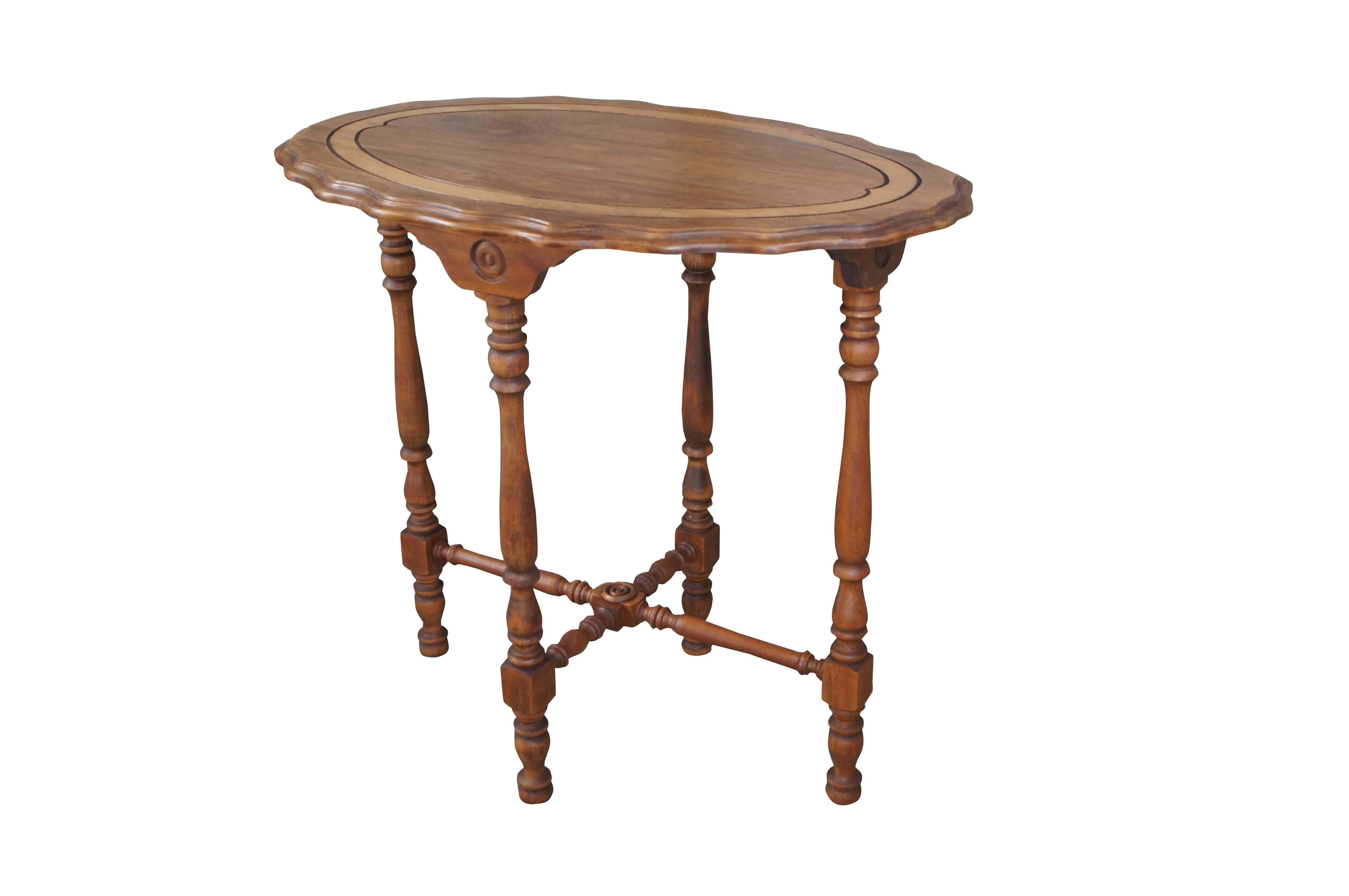 Antique Eastlake Victorian Maple Oval Scalloped Serpentine Parlor Side Table  In Good Condition For Sale In Dayton, OH