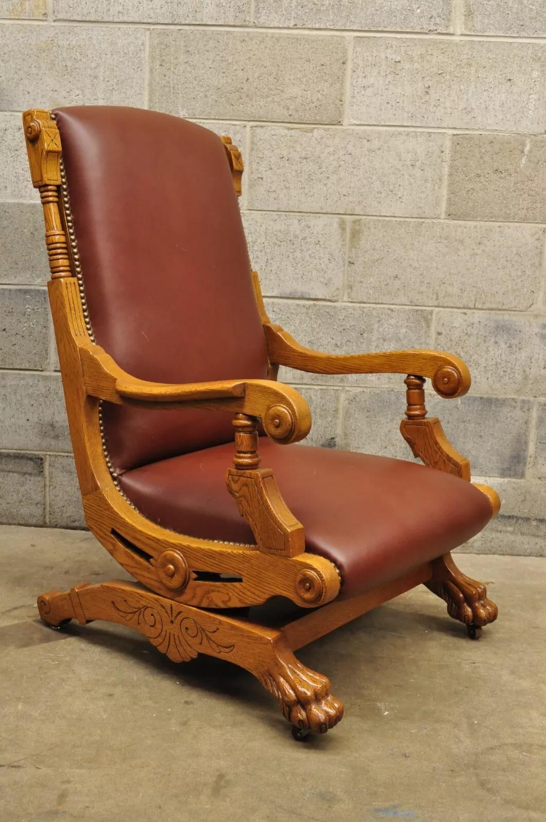 Sedia a dondolo antica Eastlake Victorian Wood con pedana a zampa di gallina in vendita 4