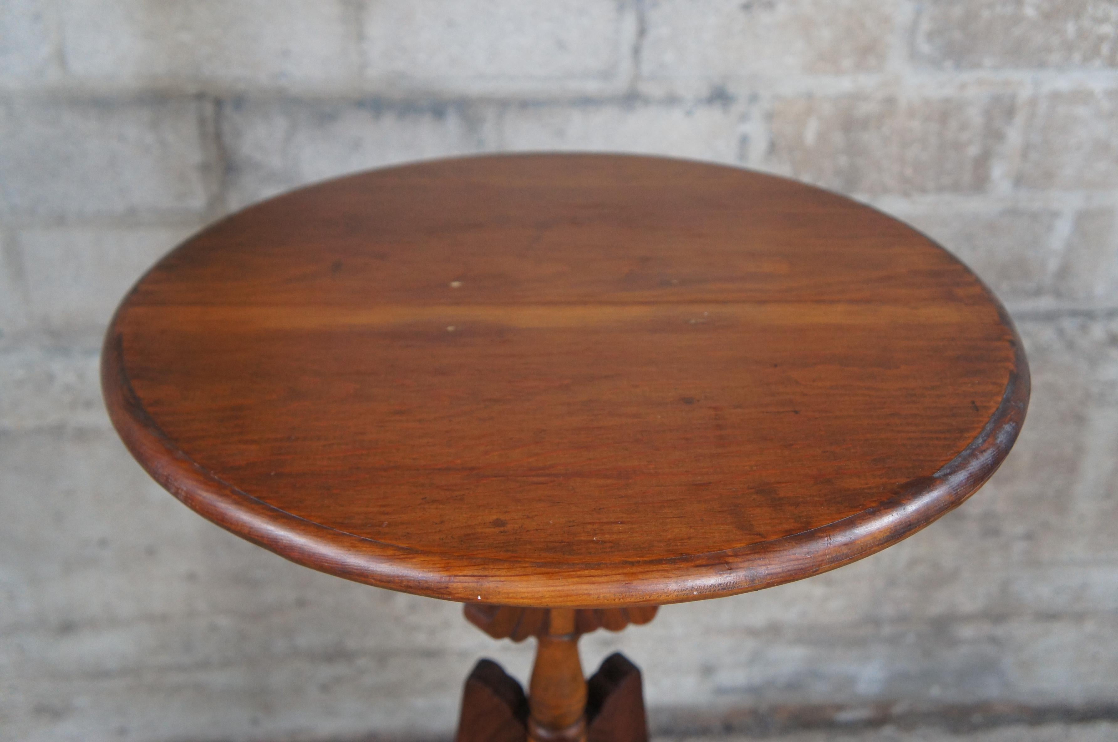 19th Century Antique Eastlake Victorian Round Oak Pedestal Plant Stand Parlor Side Table