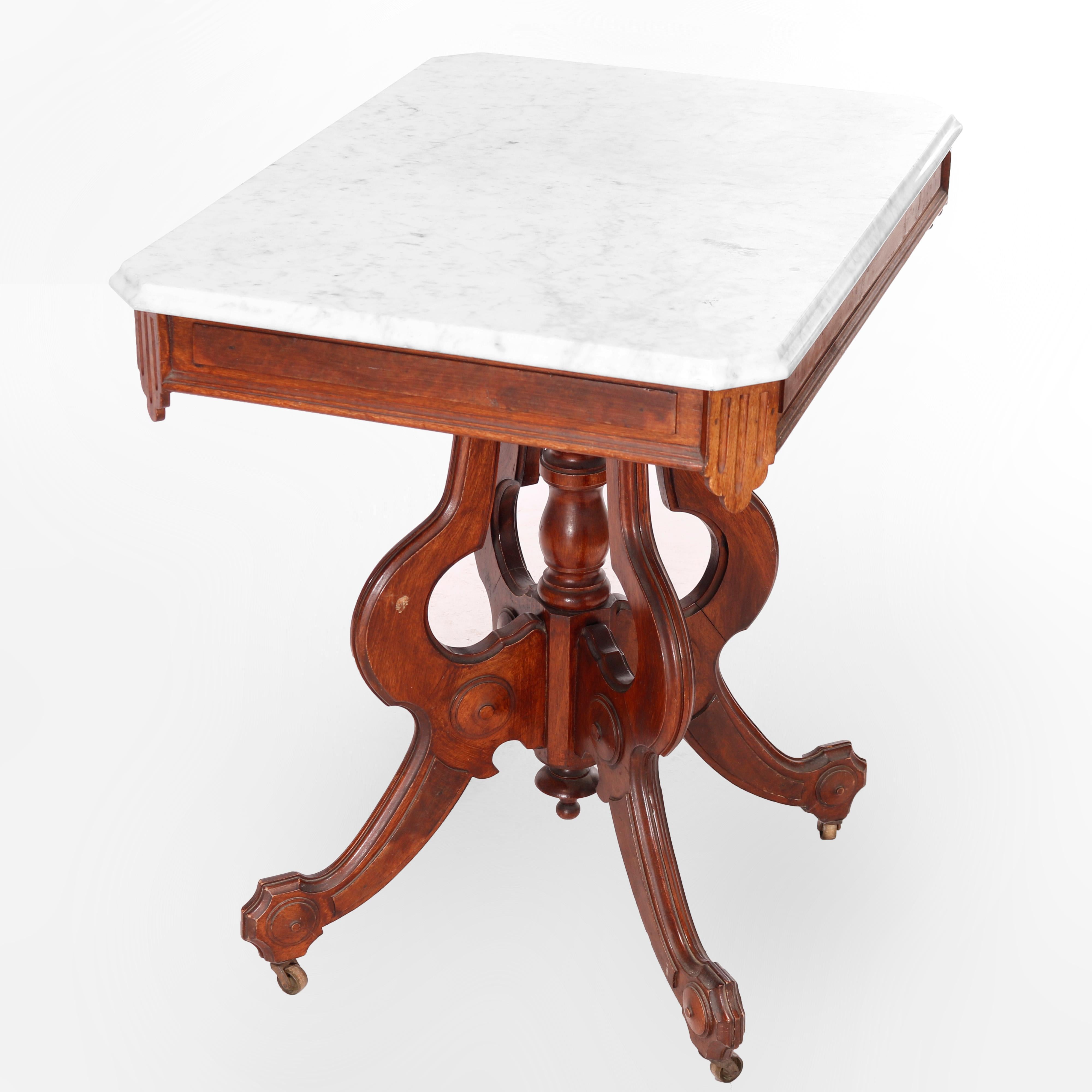 XIXe siècle Table de salon ancienne Eastlake en noyer et broussin avec plateau en marbre, vers 1890 en vente