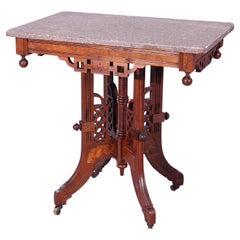 Antigua mesa de salón Eastlake de nogal, nudo y mármol rojo, c1890