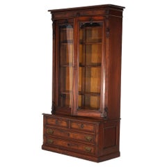 Antigua librería cerrada de dos puertas y cuatro cajones Eastlake de nogal y nudo C1890