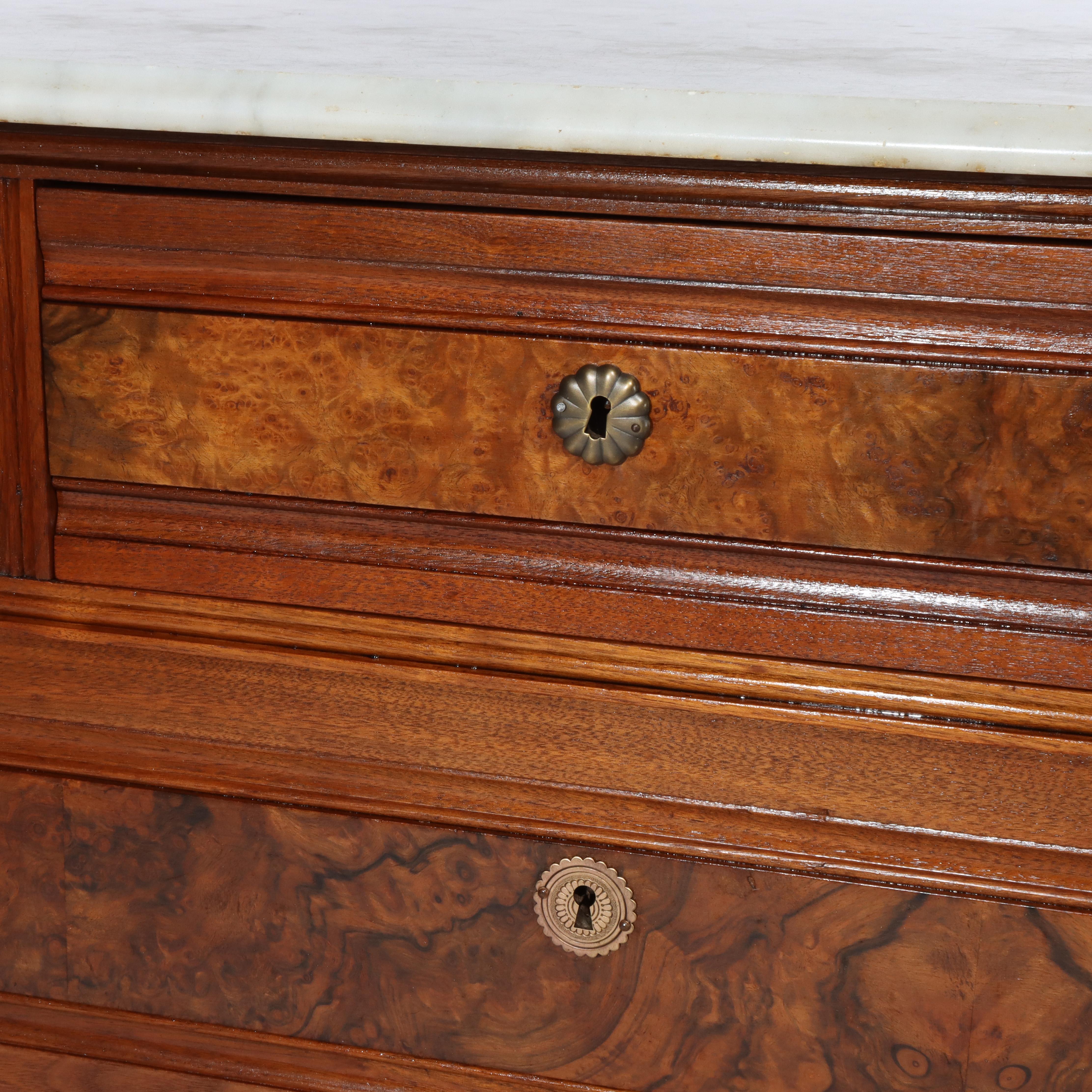 Antike Eastlake Nussbaum fünf Schubladen Marmor oben Kommode C1890 im Angebot 2