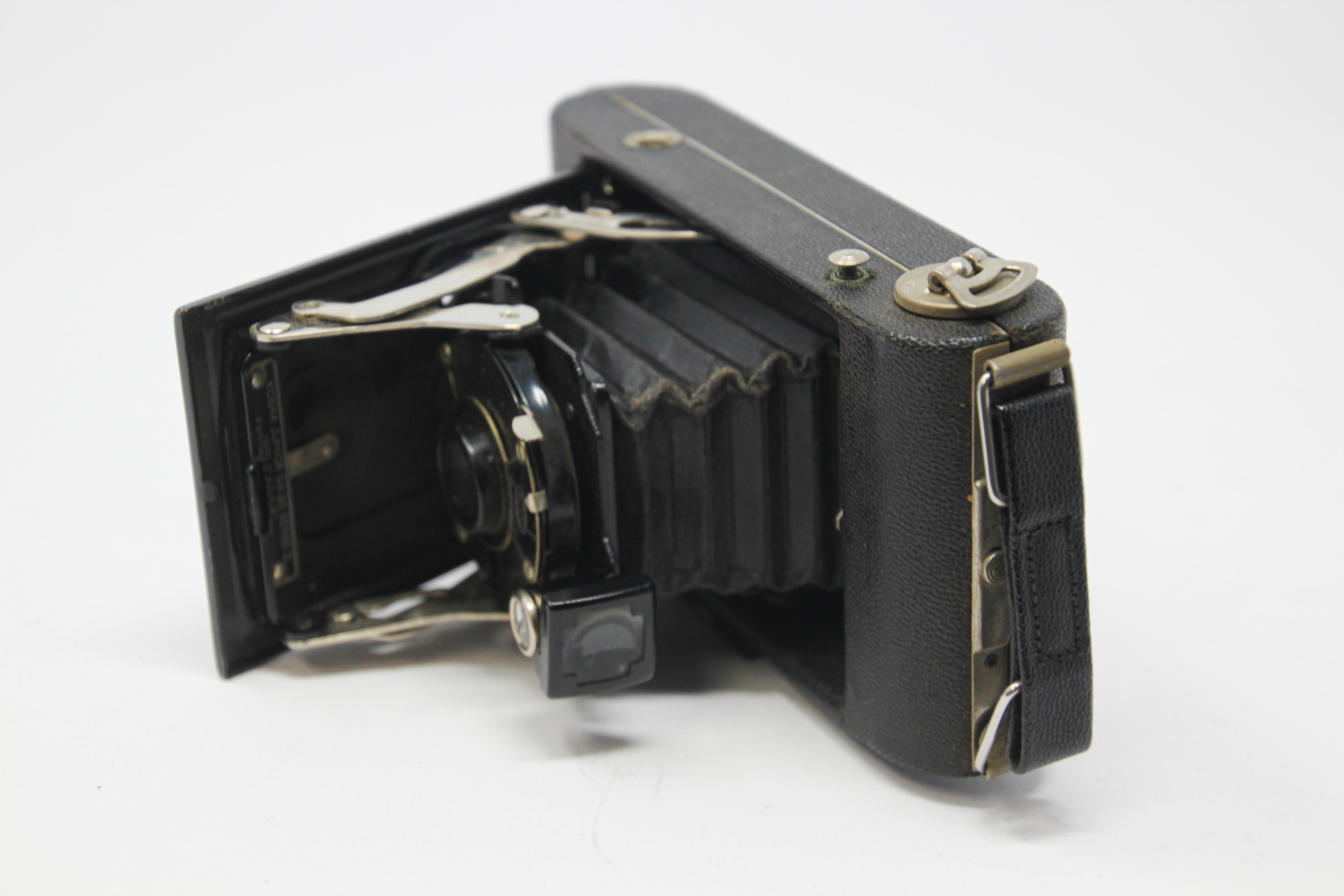Collectible antique 1920s Kodak film camera in hard leather case.
With original leather case stamped made in Belgium.
Antique No. 3A Special Autographic Folding Pocket Model C Kodak with Zeiss Kodak Anastigmat Lens 6.3.
The 3A Folding Pocket Kodak,