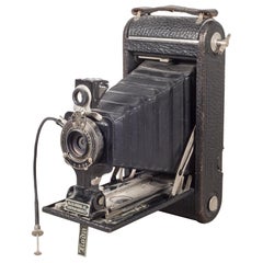 Antique appareil photo pliant Eastman Kodak "No. 1A Pocket Kodak":: circa 1920