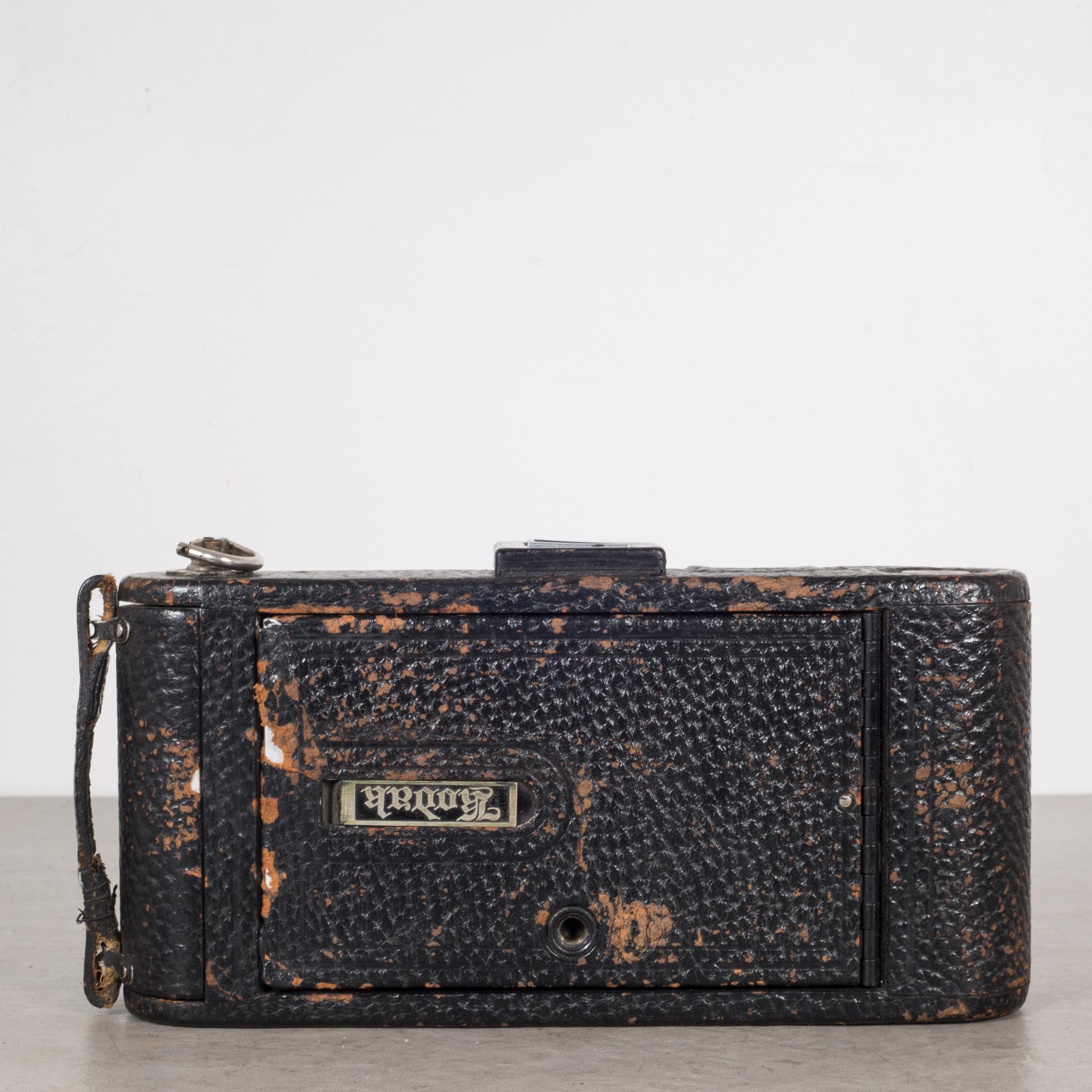 Leather Antique Eastman Kodak 'No. 1A Pocket Kodak' Folding Camera, circa 1926-1932