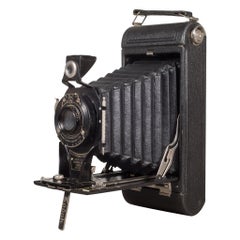 Antique appareil photo pliant Eastman Kodak "No. 2C Pocket Kodak":: circa 1916-1927