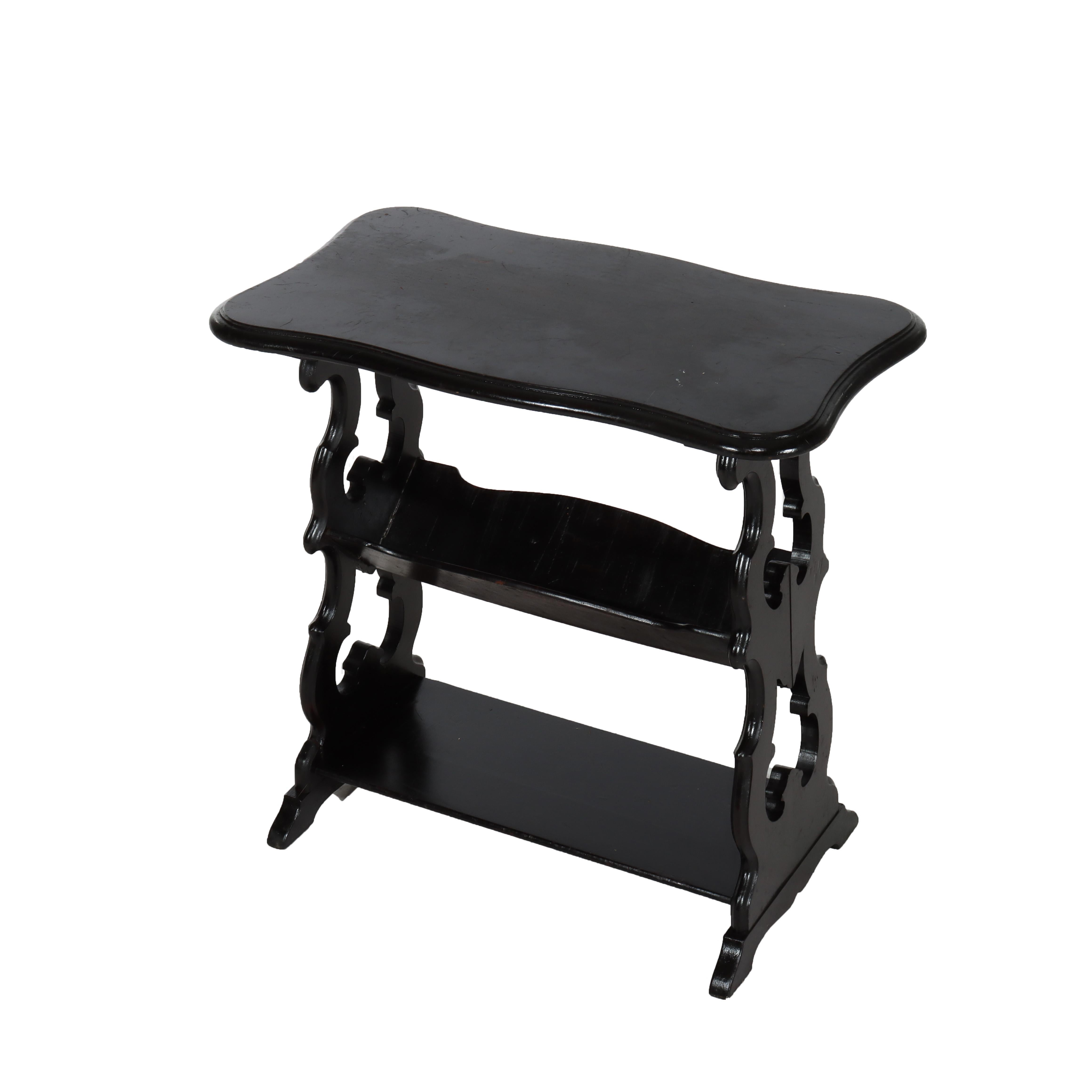 Mesa Auxiliar Antigua de Cerezo Ebonizado Recortado C1900
Medidas - 24 3/8