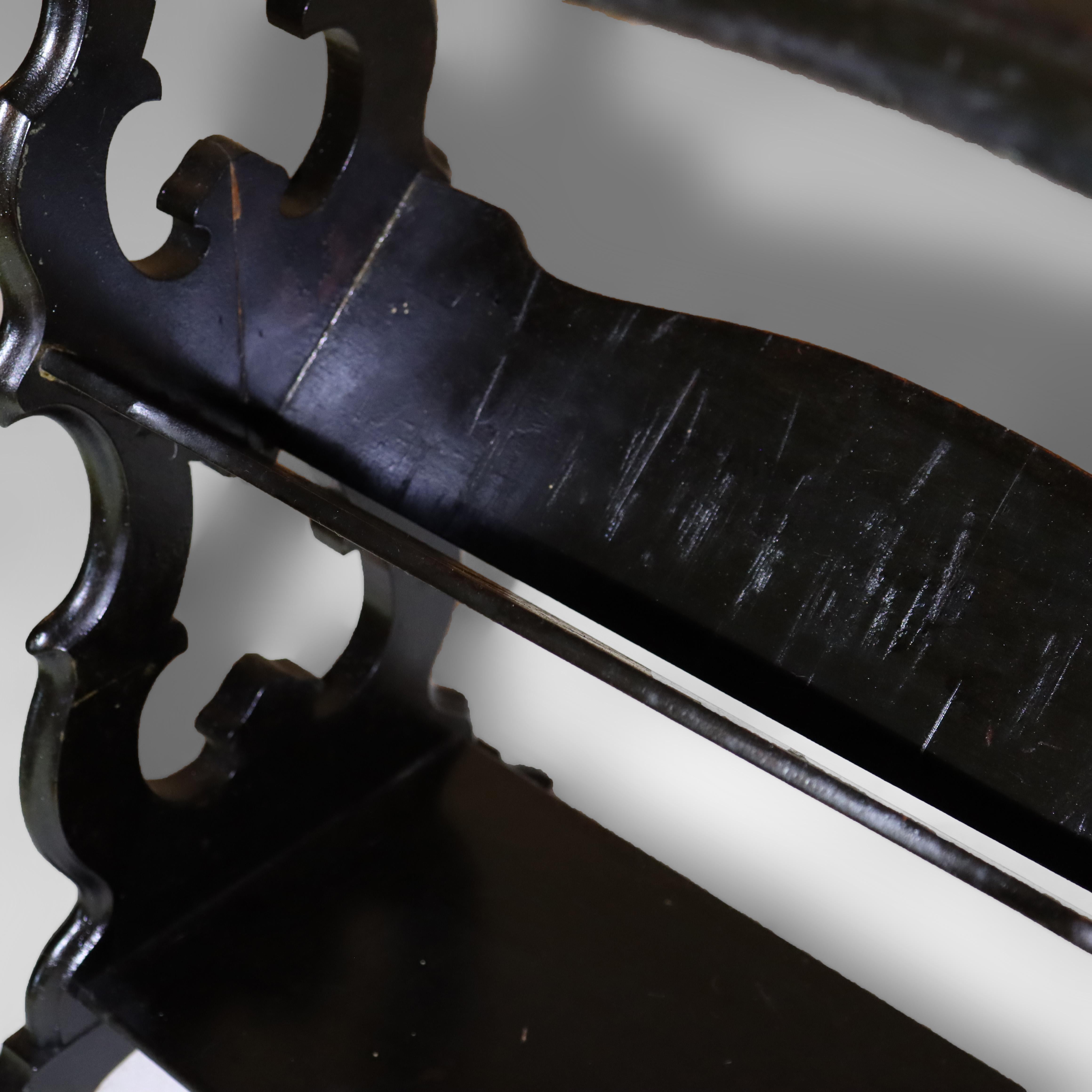 Mesa Auxiliar Antigua de Cerezo Ebonizado Recortado C1900 en venta 3