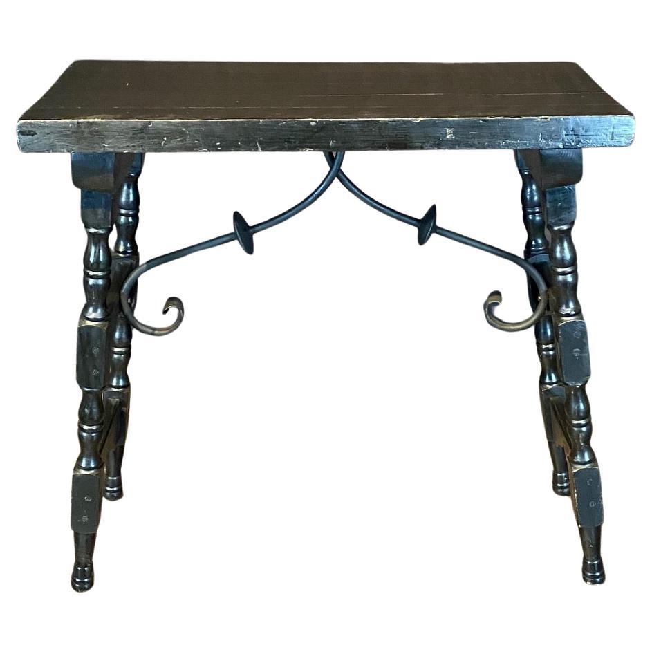Antico tavolo da console spagnolo in ebano con barelle curve in ferro battuto in vendita