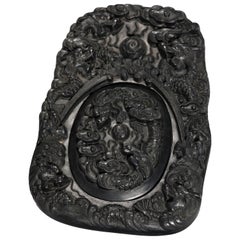 Antique encensoir chinois sculpté en pierre d'ébène avec dragons:: 20ème siècle
