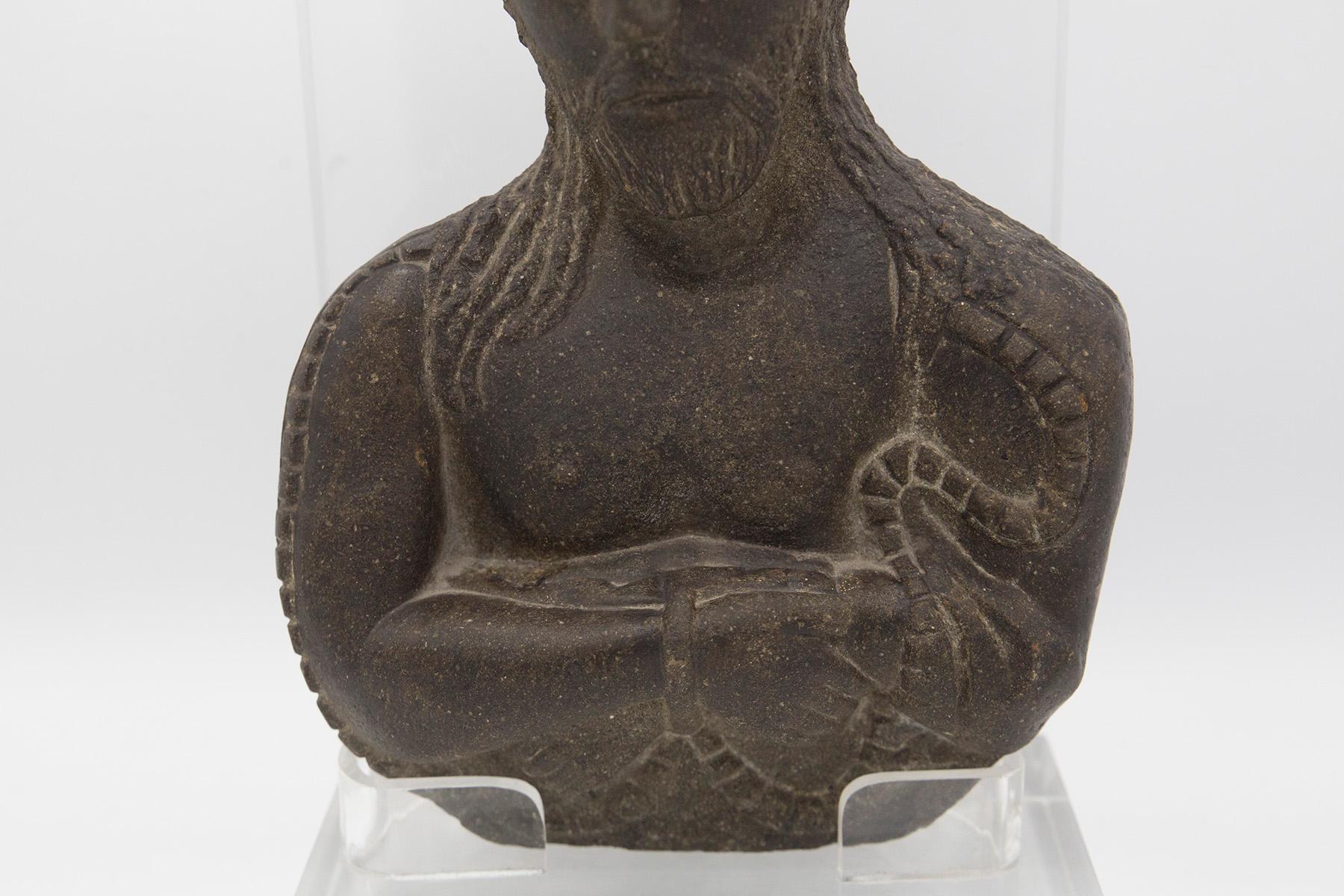 Mid-Century Modern Antique Ecce Homo en pierre sculpte en vente