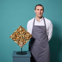 Antiguo Tallado de Jefe de Techo Eclesiástico sobre Soporte