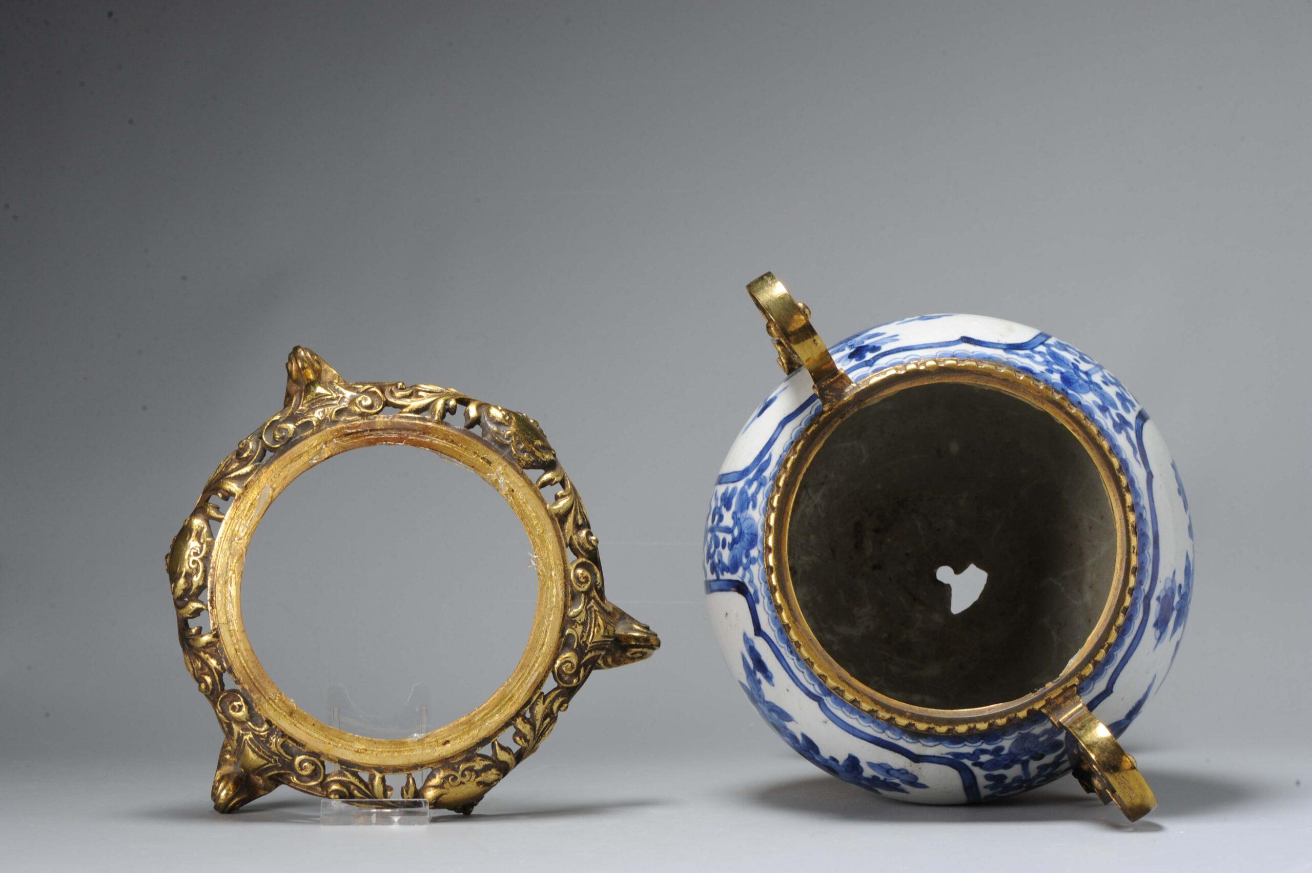 Giapponese Antico vaso di porcellana giapponese Arita di Edo con montatura Ormulu, 1680 in vendita