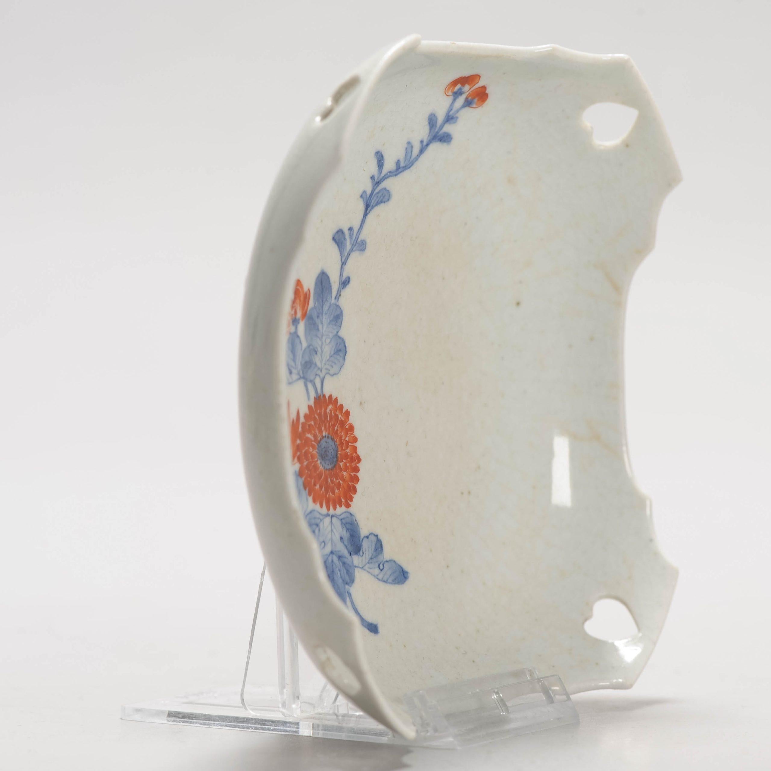 Japonais Bol ancien en porcelaine de style Edo Kakiemon avec coins réticulés, 18ème siècle en vente