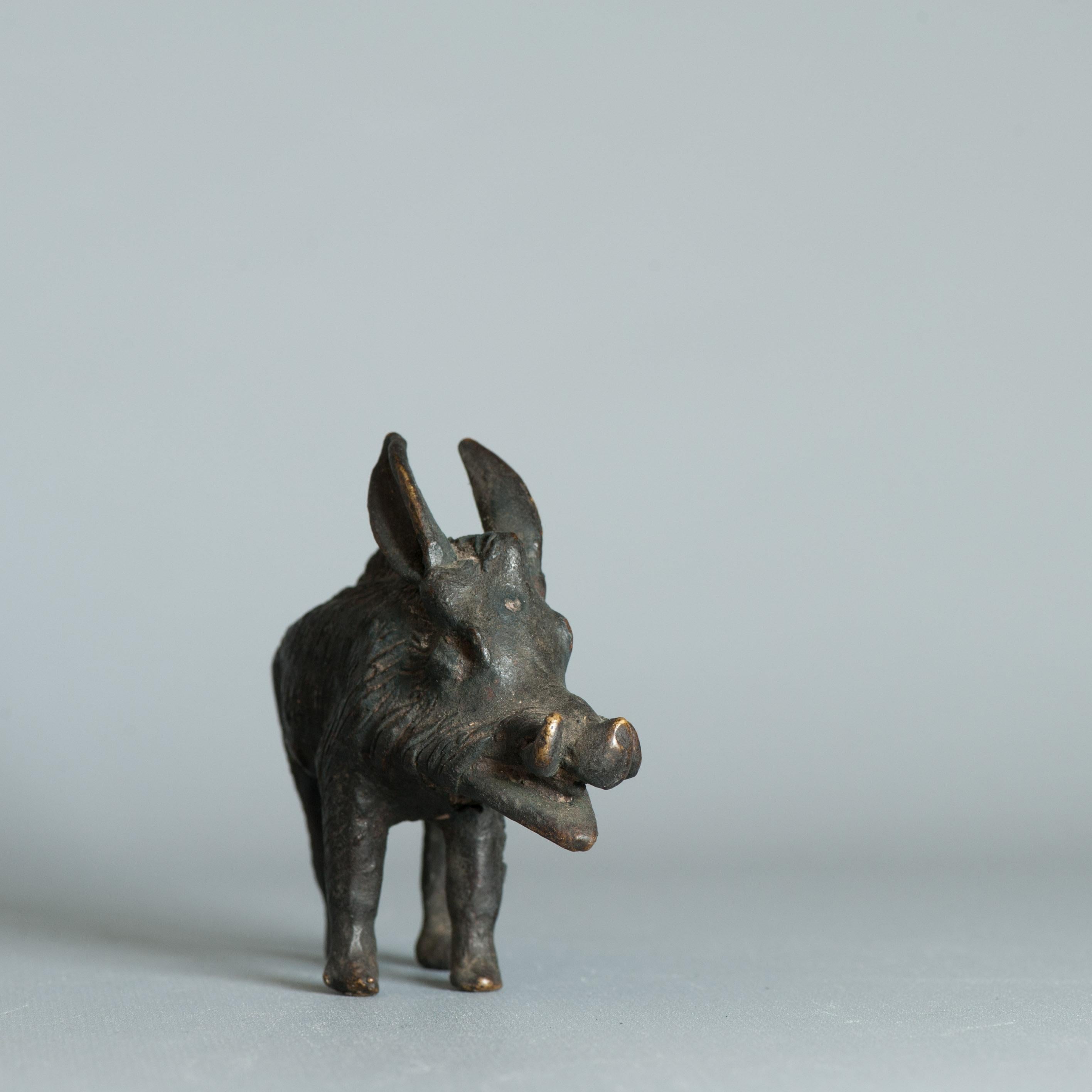 Antico Edo/Meiji 19C Wildboar / Sanglier Okimono Bronzo Giapponese Giappone in vendita 7