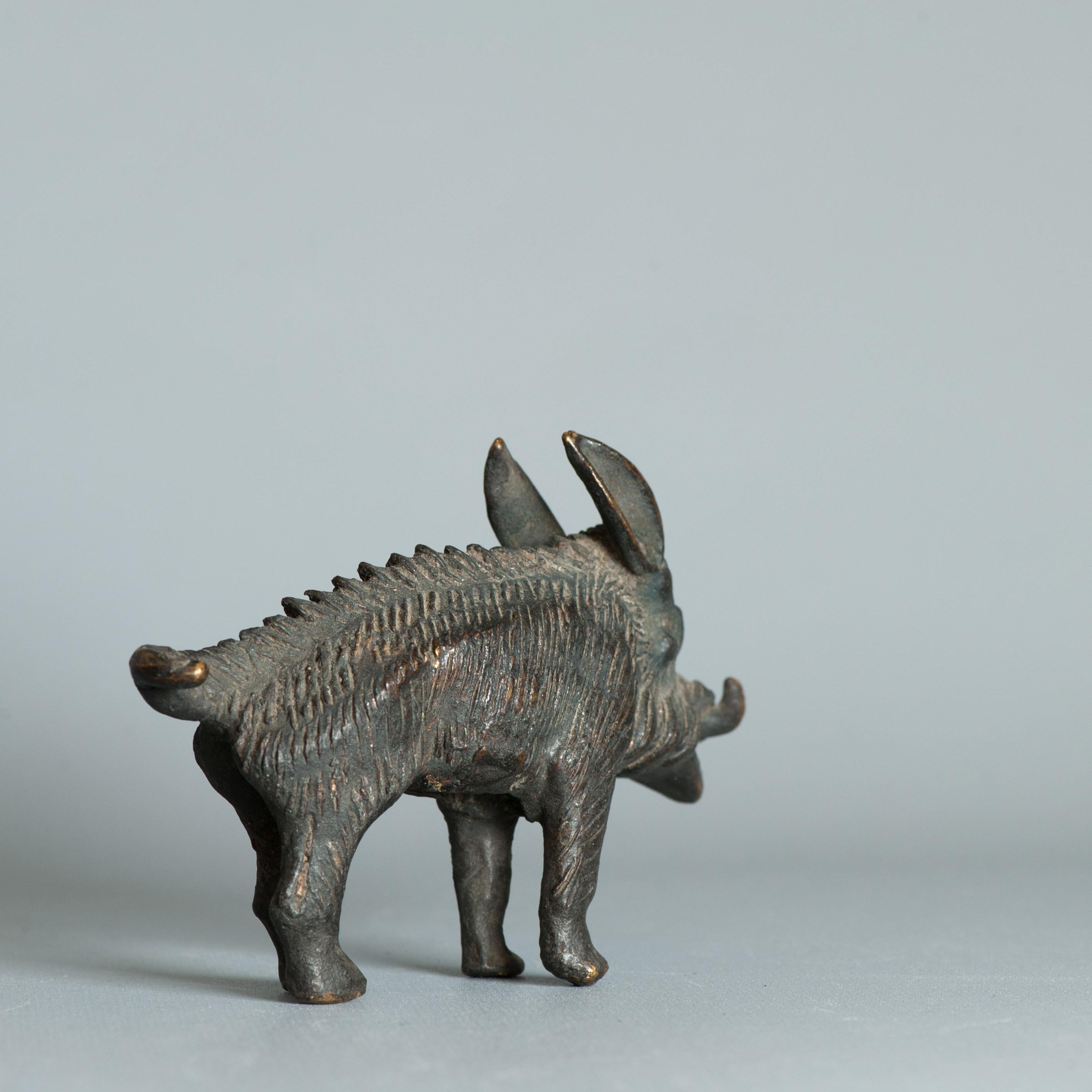 Antico Edo/Meiji 19C Wildboar / Sanglier Okimono Bronzo Giapponese Giappone in vendita 10