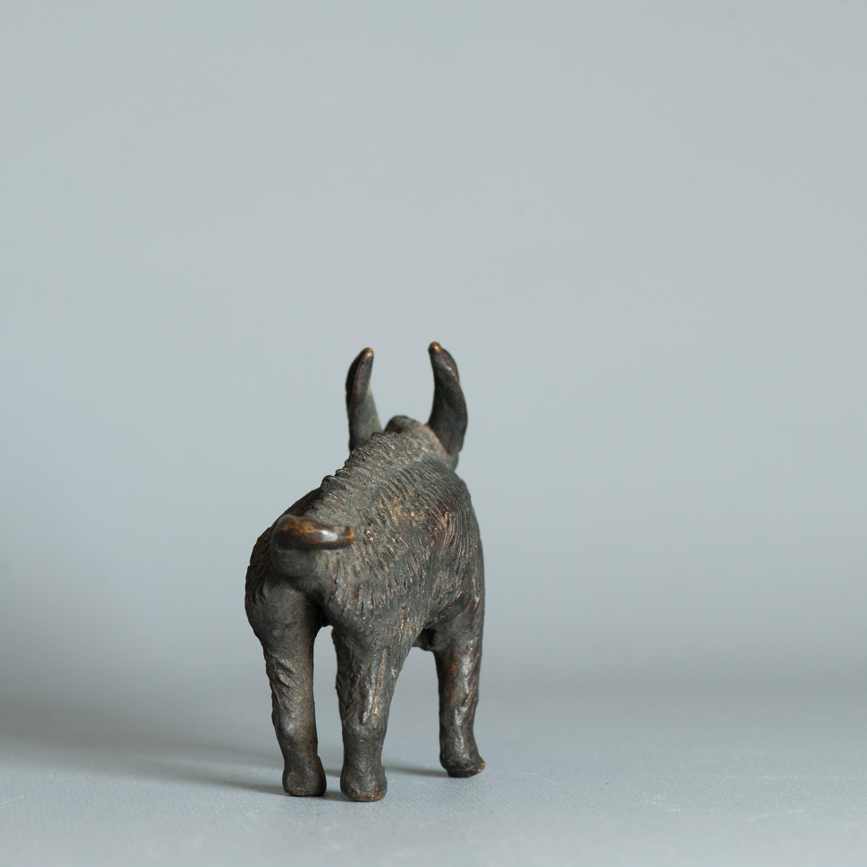 Antico Edo/Meiji 19C Wildboar / Sanglier Okimono Bronzo Giapponese Giappone in vendita 1