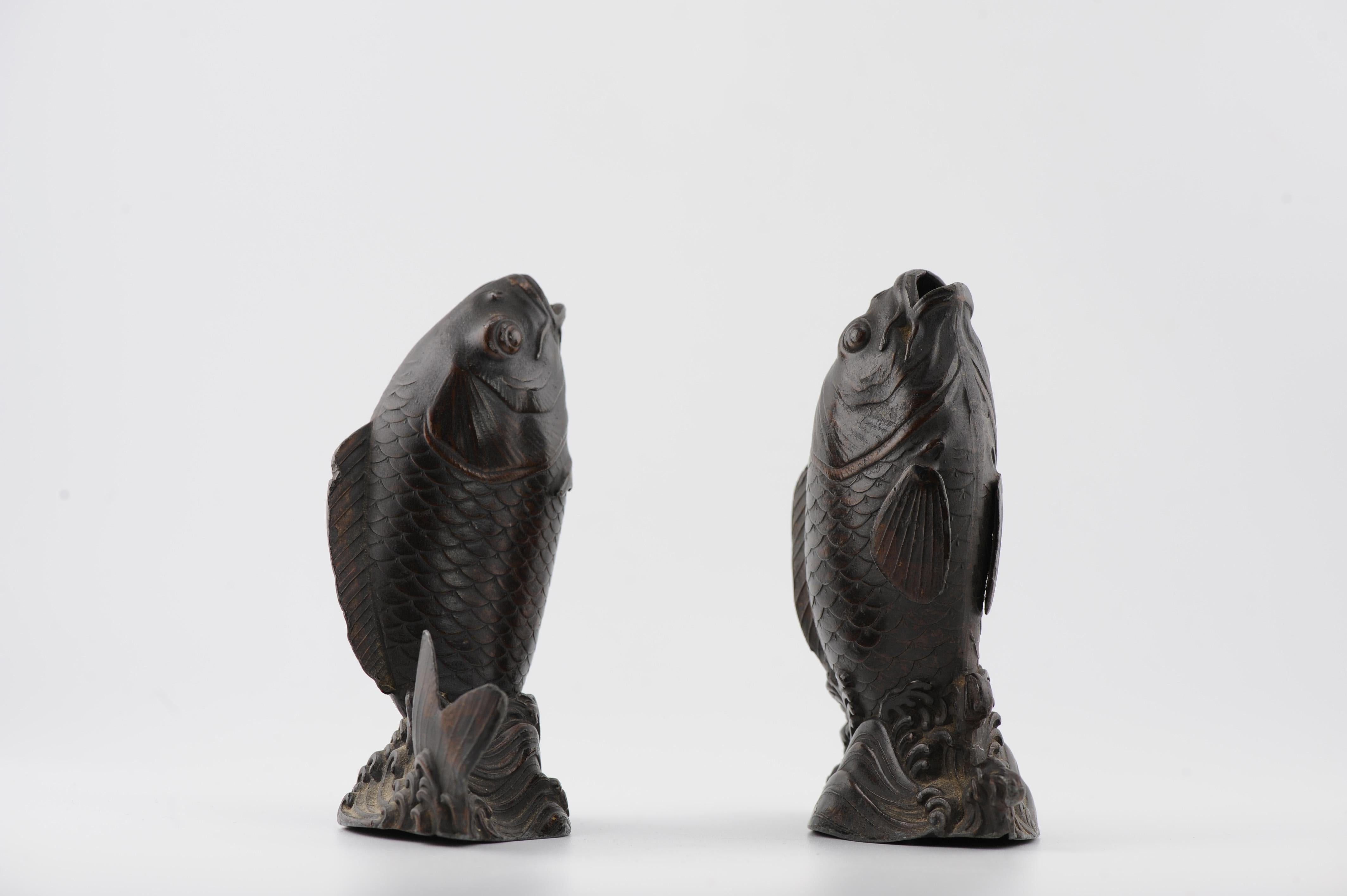 Antique statue japonaise Okimono/Meiji 19e siècle brûleurs d'encens poissons en vente 5