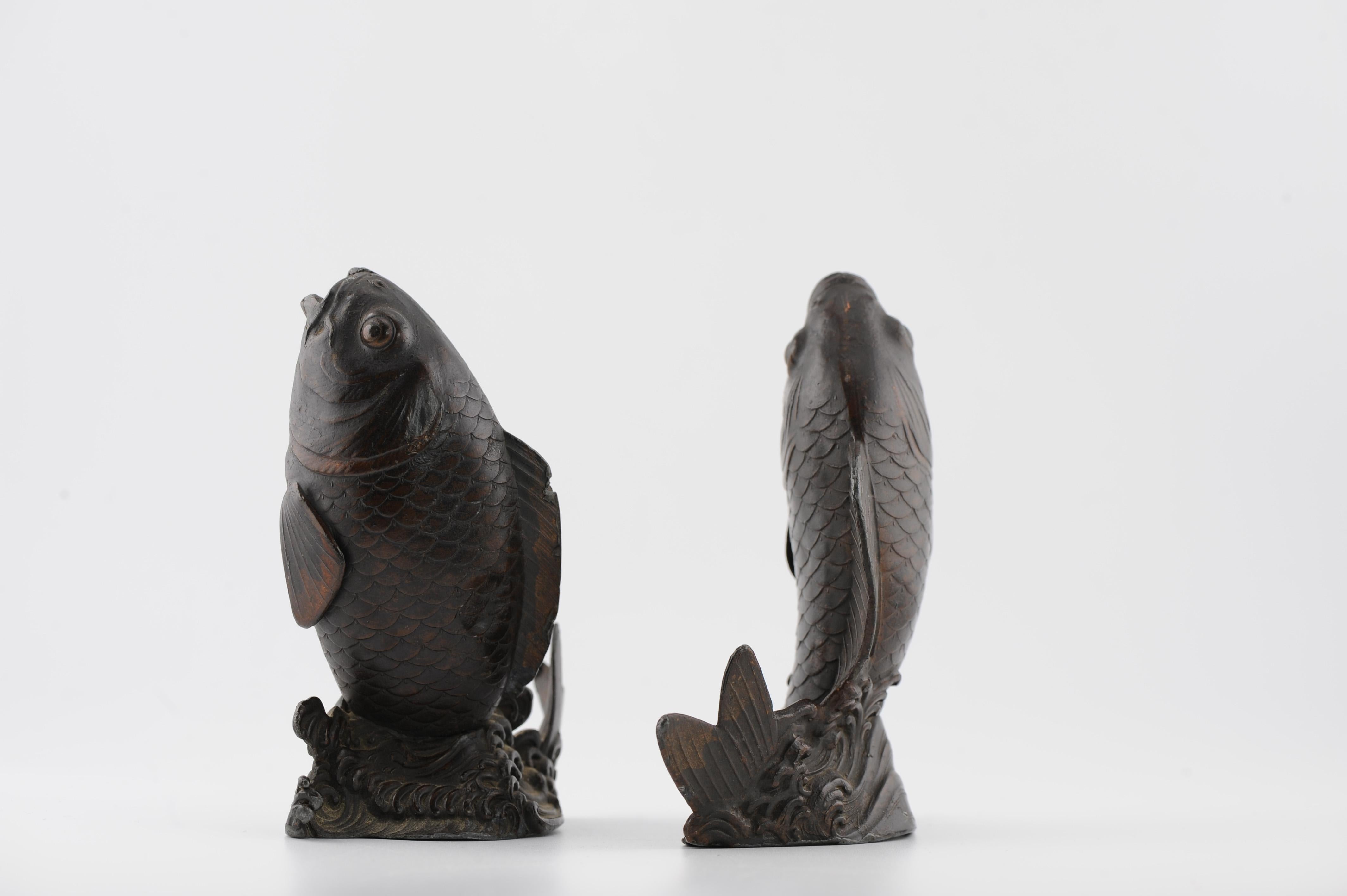 Antique statue japonaise Okimono/Meiji 19e siècle brûleurs d'encens poissons en vente 2