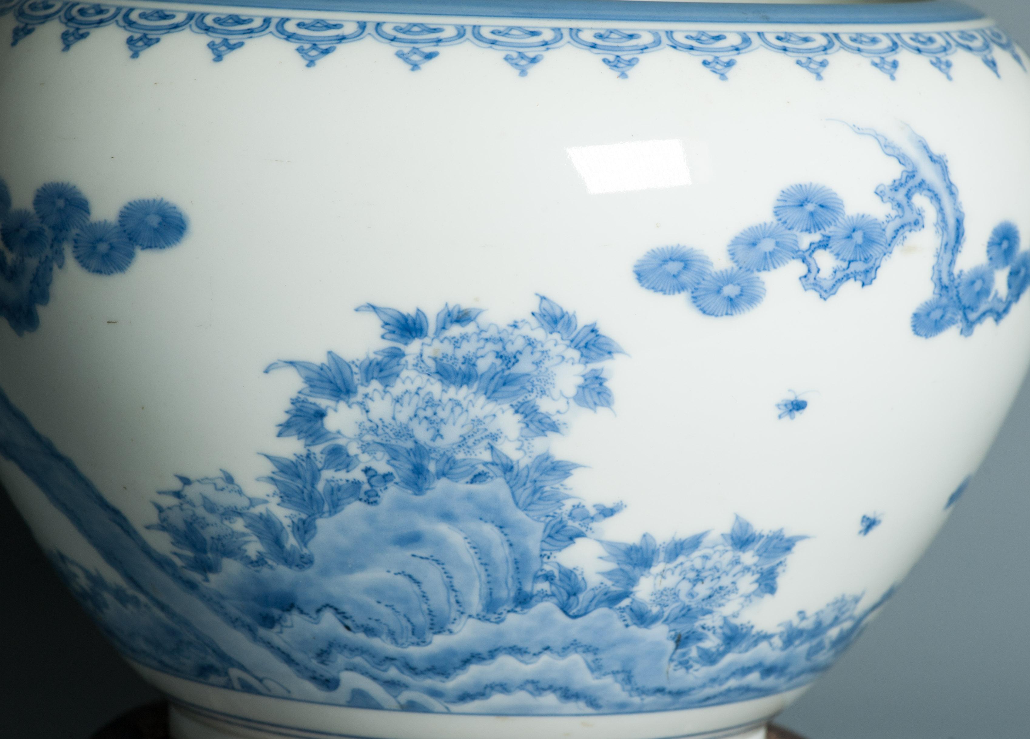 Antiquité - Période Edo/Meiji 18/19C - Cachepot japonais Hirado avec garçons jouant en vente 9