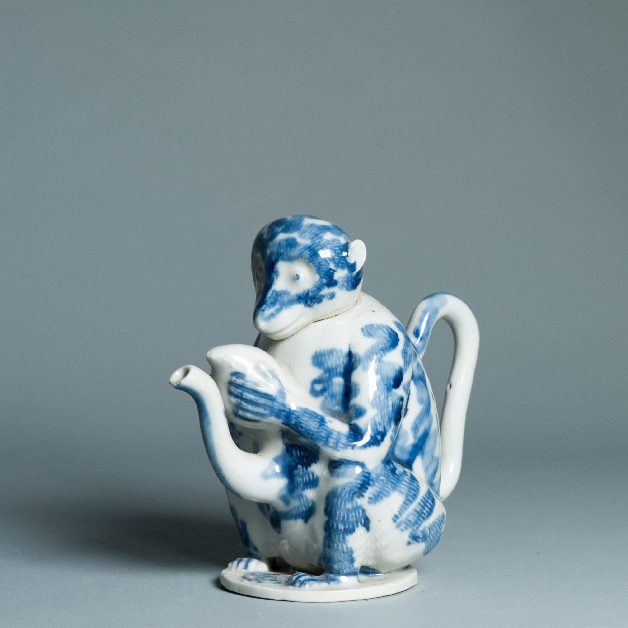 Porcelaine Théière Hirado japonaise ancienne de la période Edo/Meiji 18/19C assise singe en vente