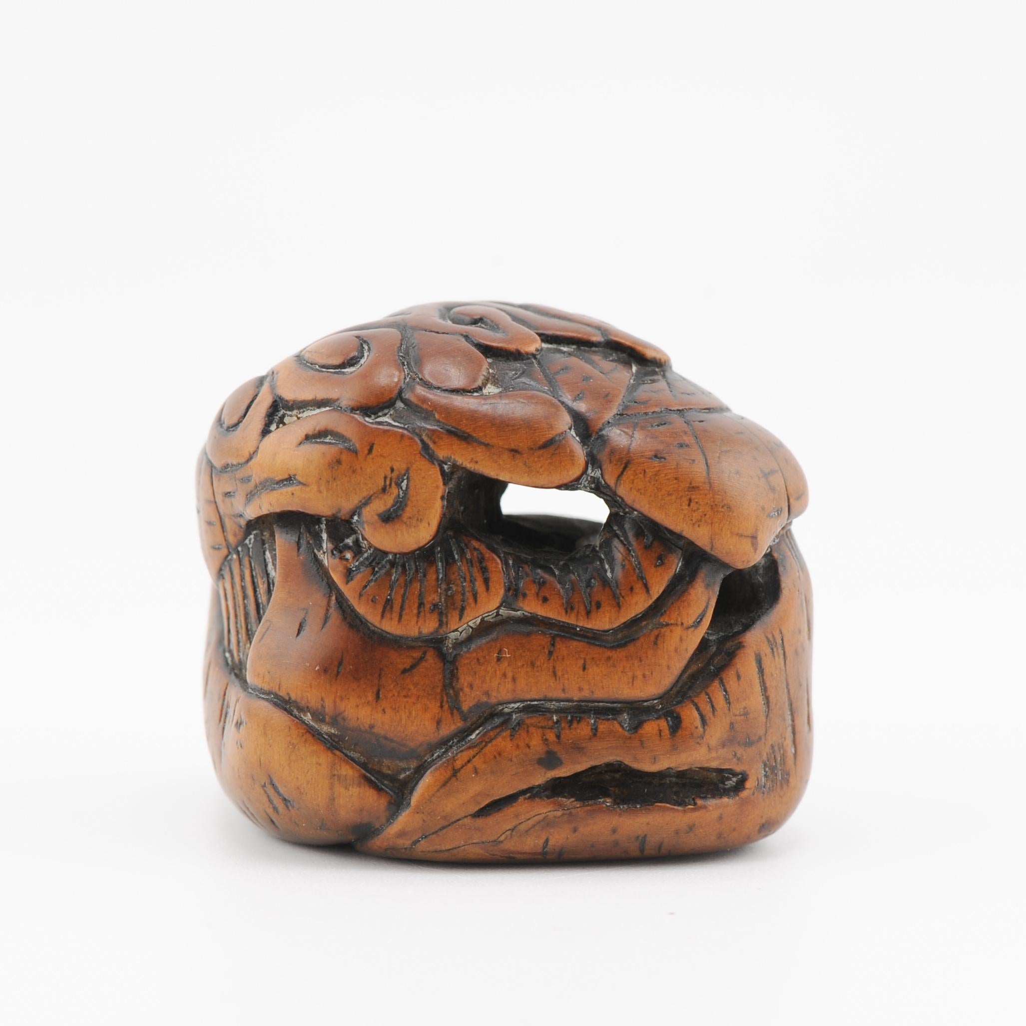 XIXe siècle Edo Netsuke 18/19e siècle japonais Ikkosai « Différent monde dans une grotte » en vente