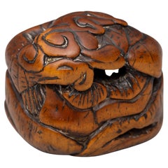Antique Edo Netsuke 18/19th C Japanese Japan Ikkosai 'Different world in a cave'