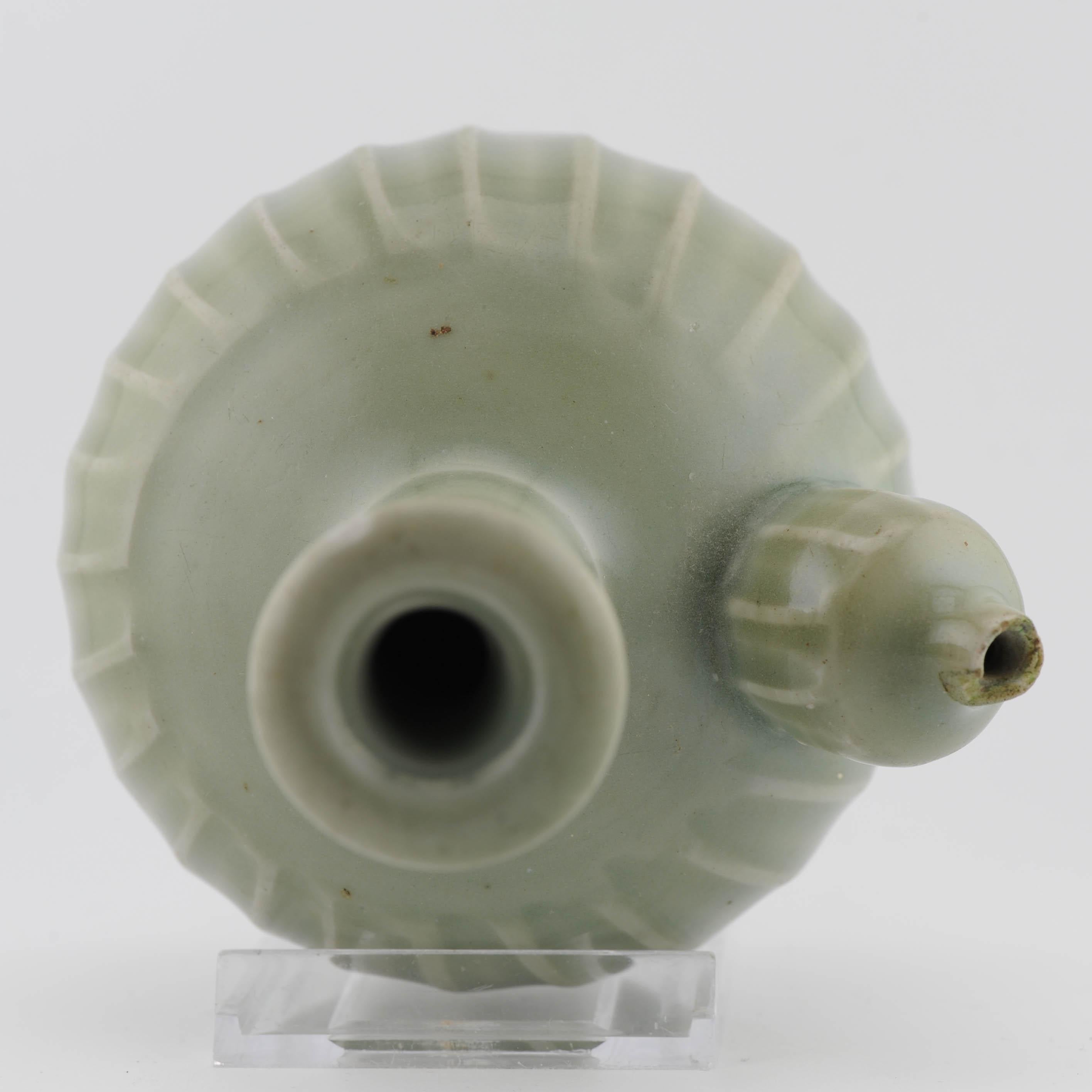 Fino al XVIII secolo Antica porcellana giapponese di Celadon Ghendi del periodo Edo del XVII secolo, oggetto raro in vendita