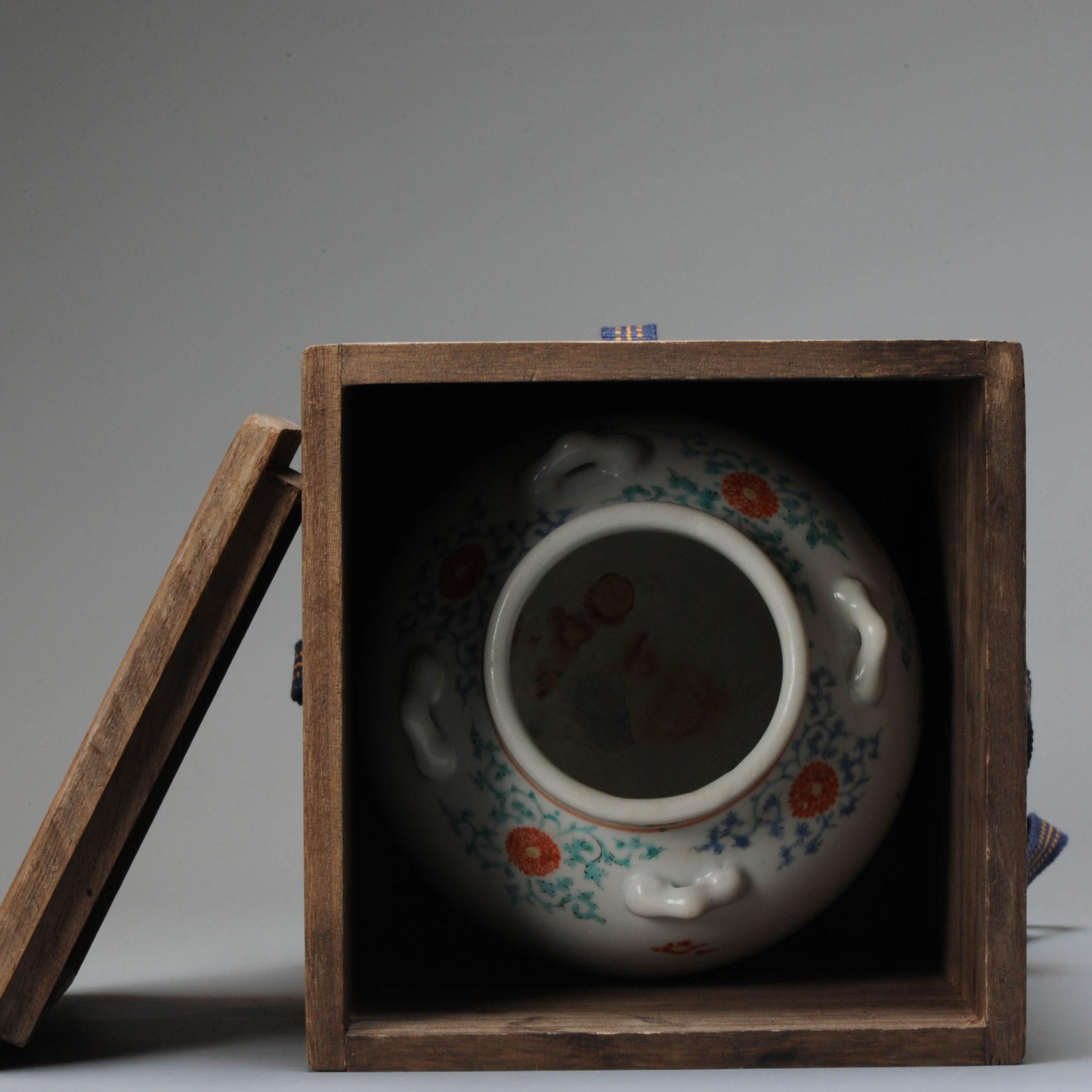 Antique Edo Period 17th Century Japanese Porcelain Kakiemon Jar Flowers Enamel For Sale 7