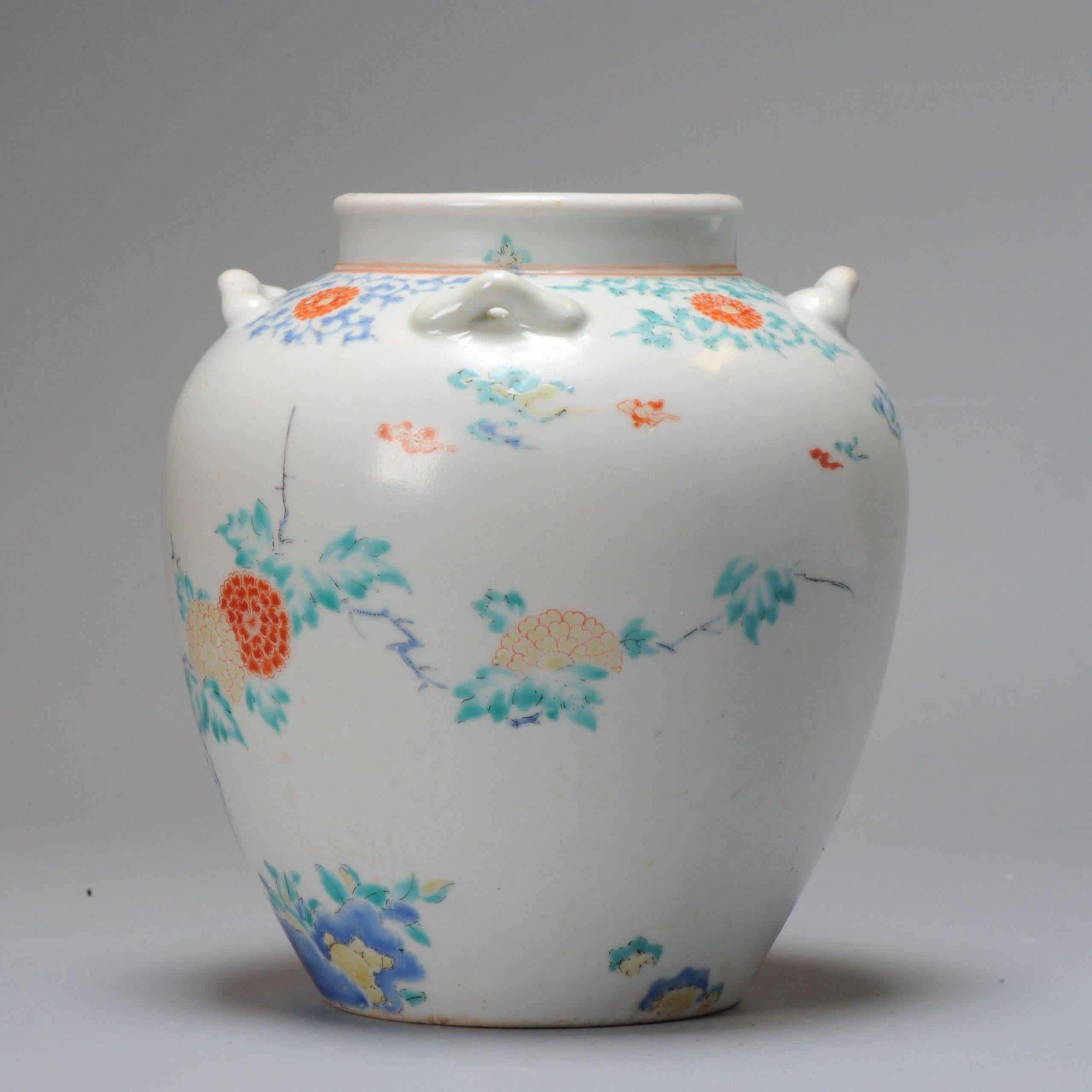 Antique Edo Period 17th Century Japanese Porcelain Kakiemon Jar Flowers Enamel For Sale 8