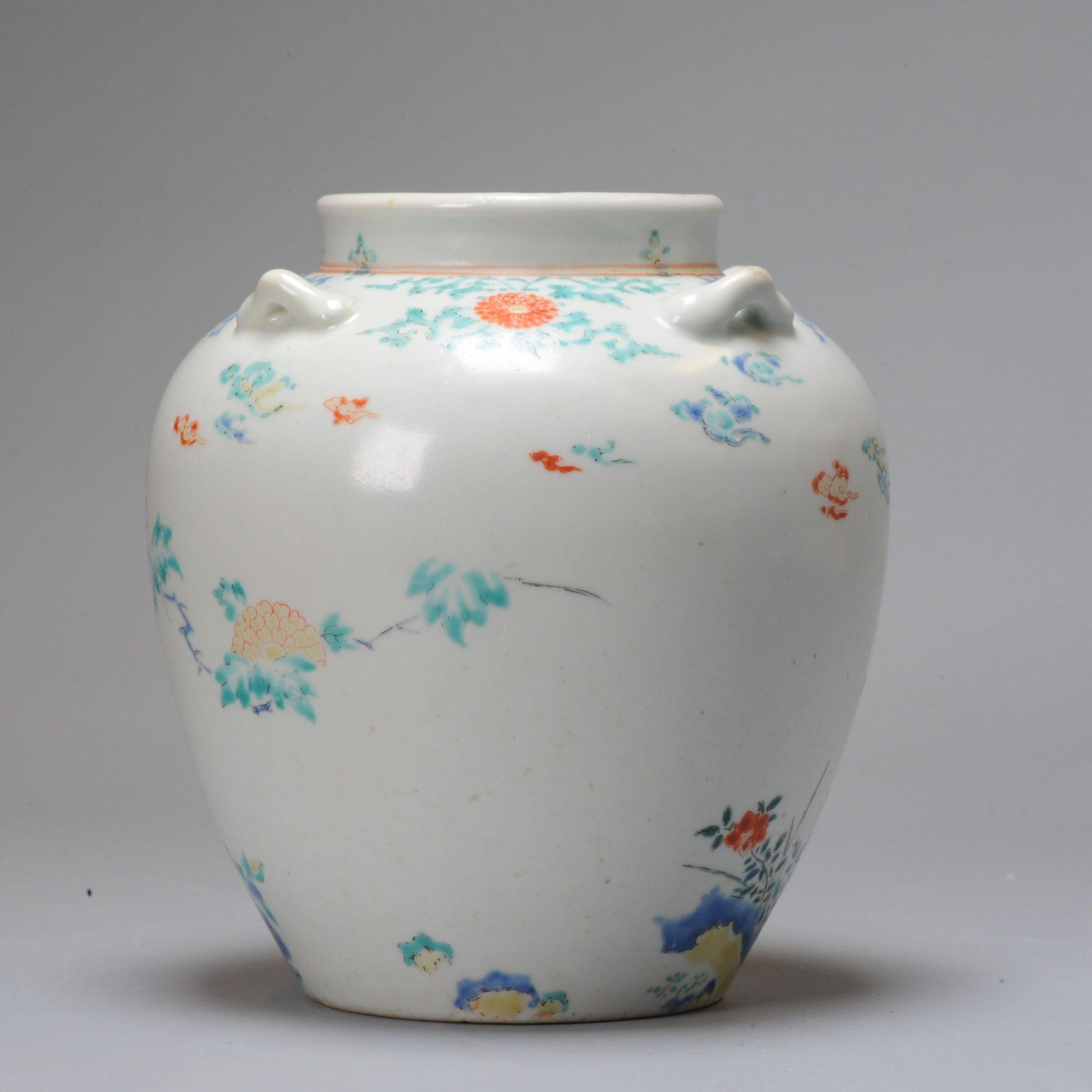 Qing Antique Edo Period 17th Century Japanese Porcelain Kakiemon Jar Flowers Enamel For Sale