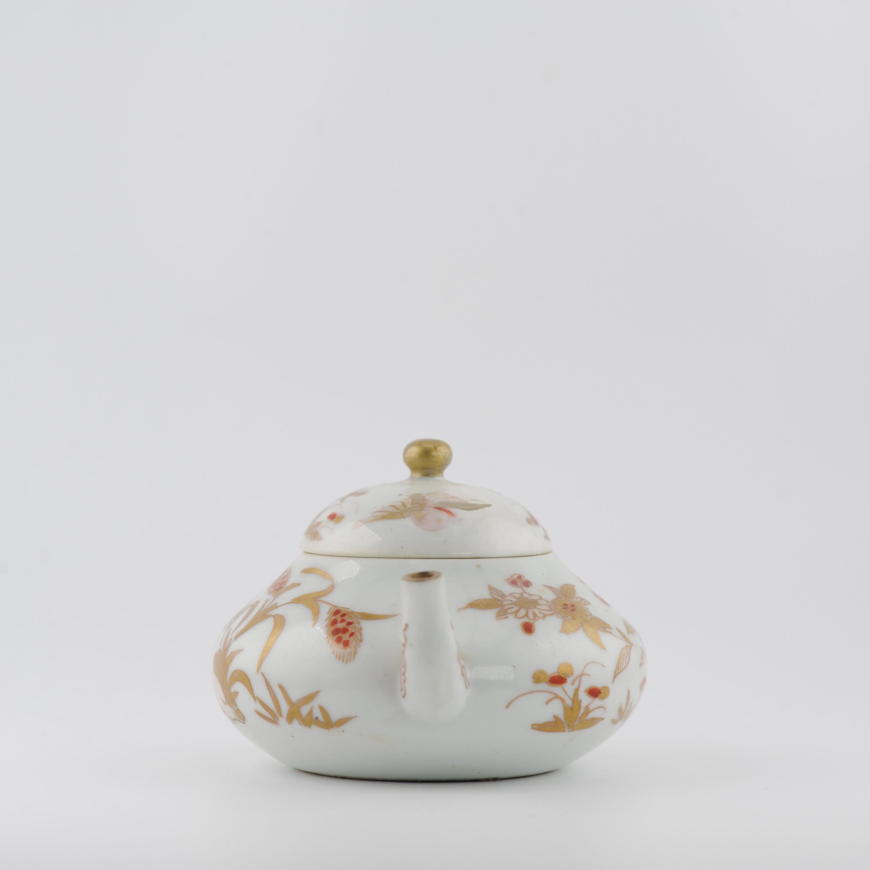 Théière ancienne Edo du début du 18e siècle en porcelaine japonaise Imari rouge or en vente 6