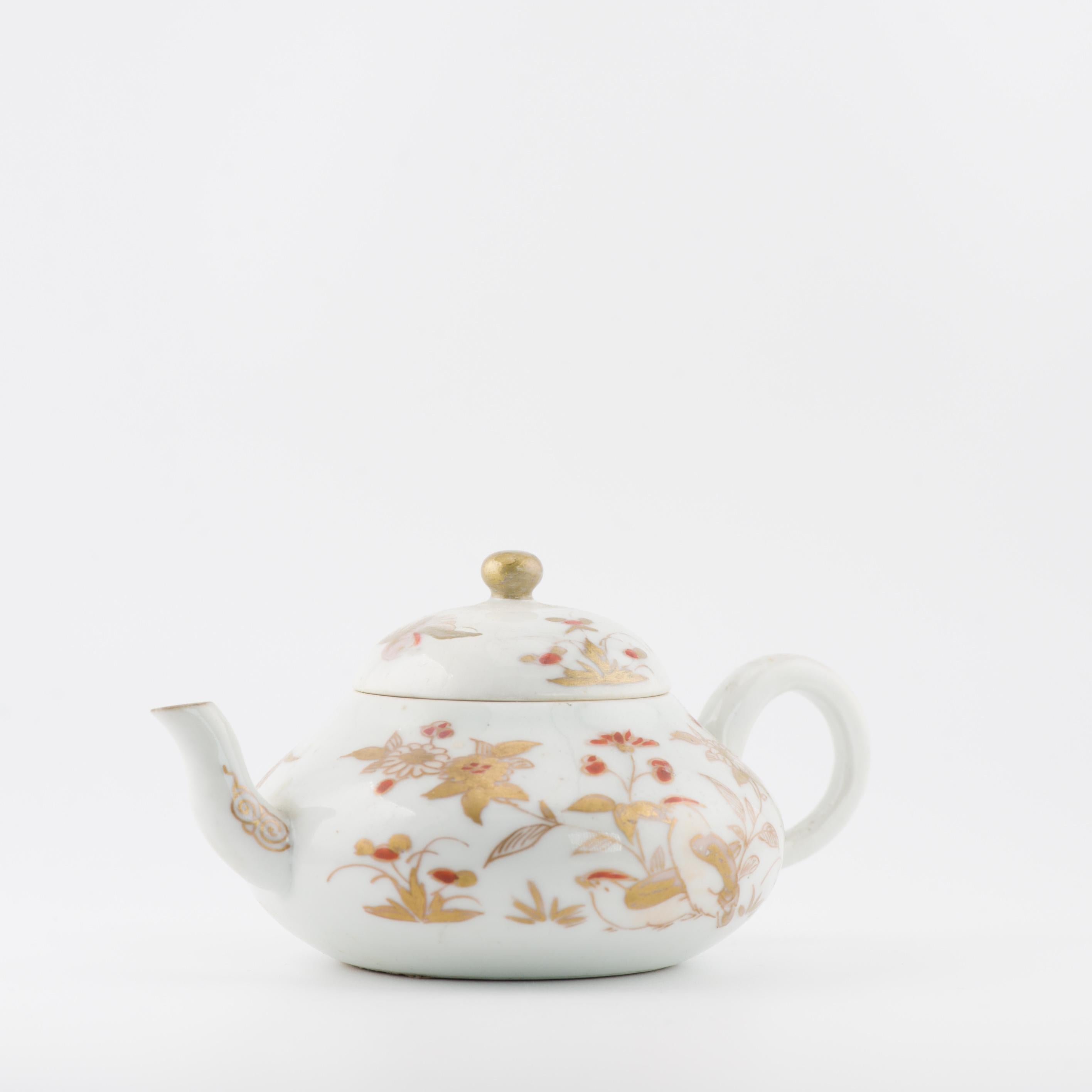 Théière ancienne Edo du début du 18e siècle en porcelaine japonaise Imari rouge or en vente 8