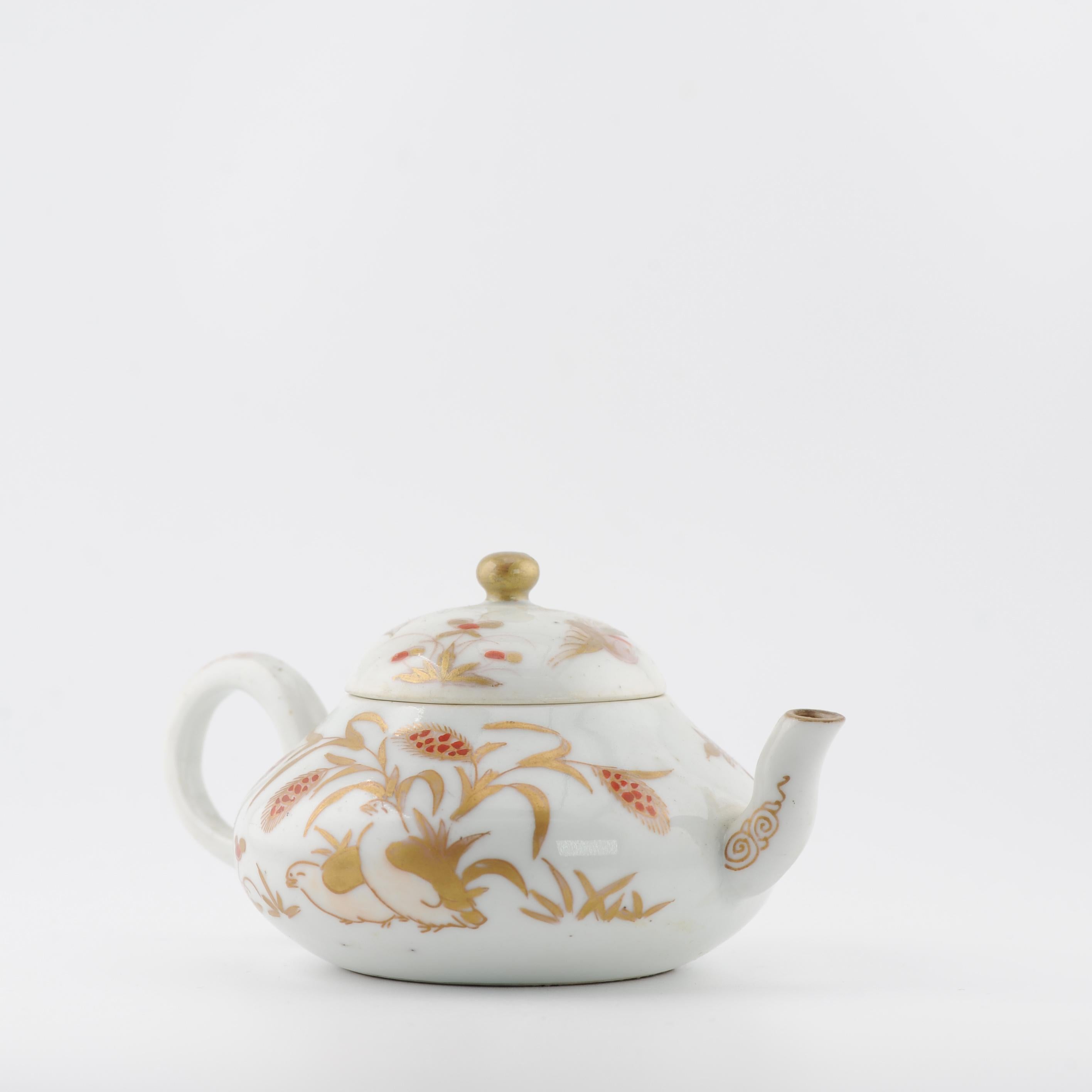 Théière ancienne Edo du début du 18e siècle en porcelaine japonaise Imari rouge or en vente 4