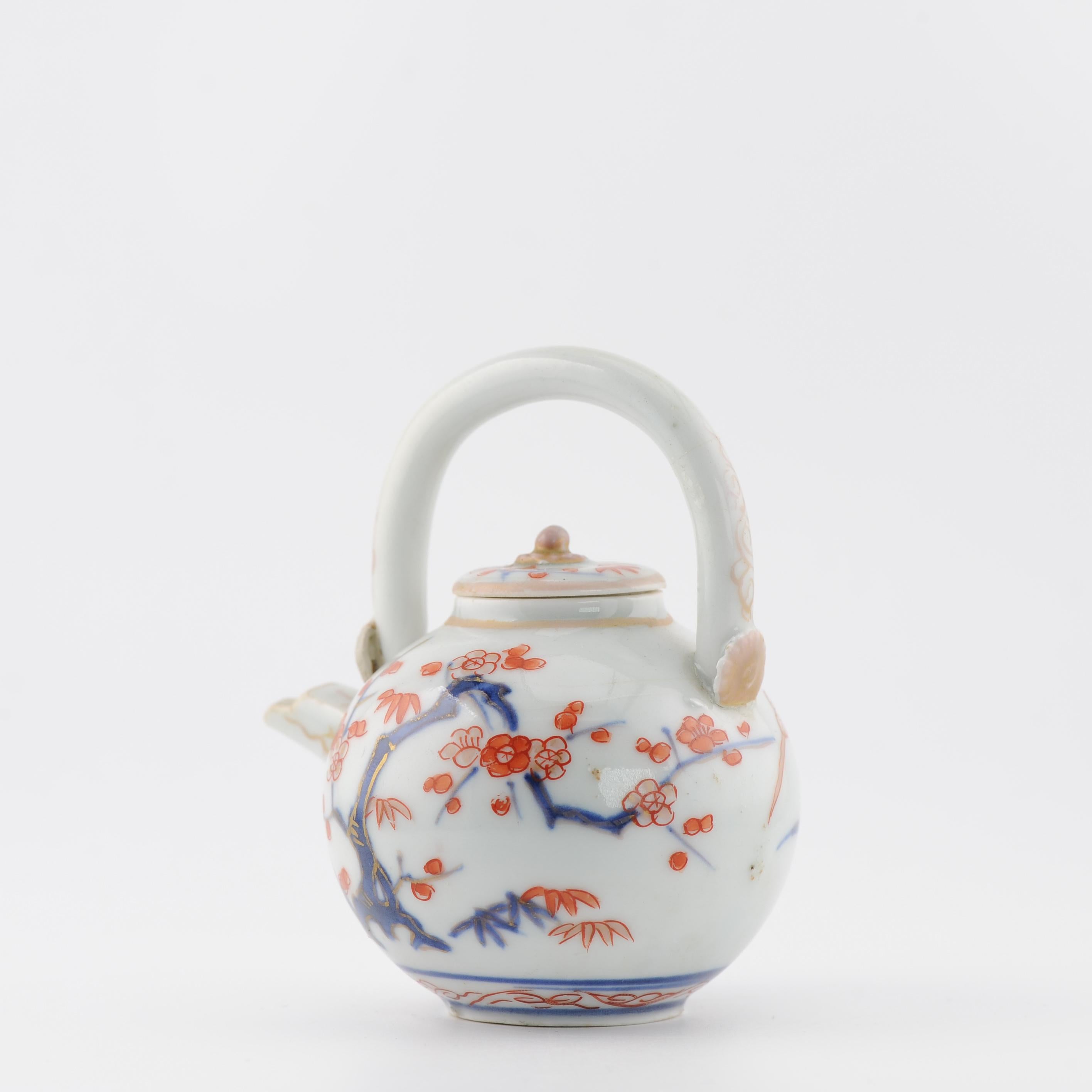 Théière ancienne Edo du début du 18e siècle en porcelaine japonaise Imari rouge or en vente 4