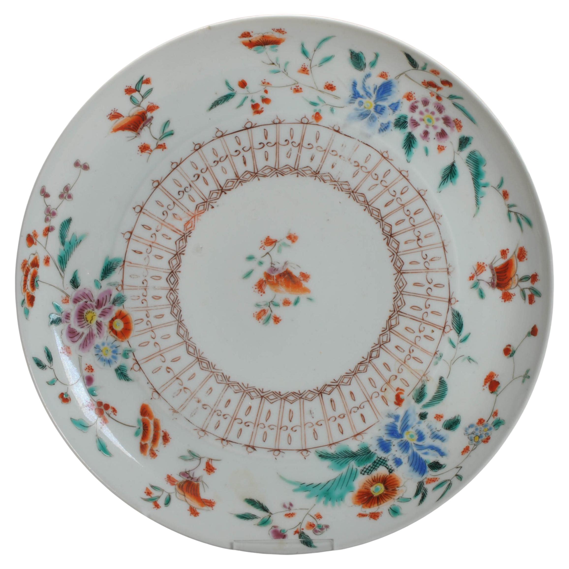 Antiguo Plato de Porcelana Japonesa del Periodo Edo Estilo Kakiemon, ca 1800