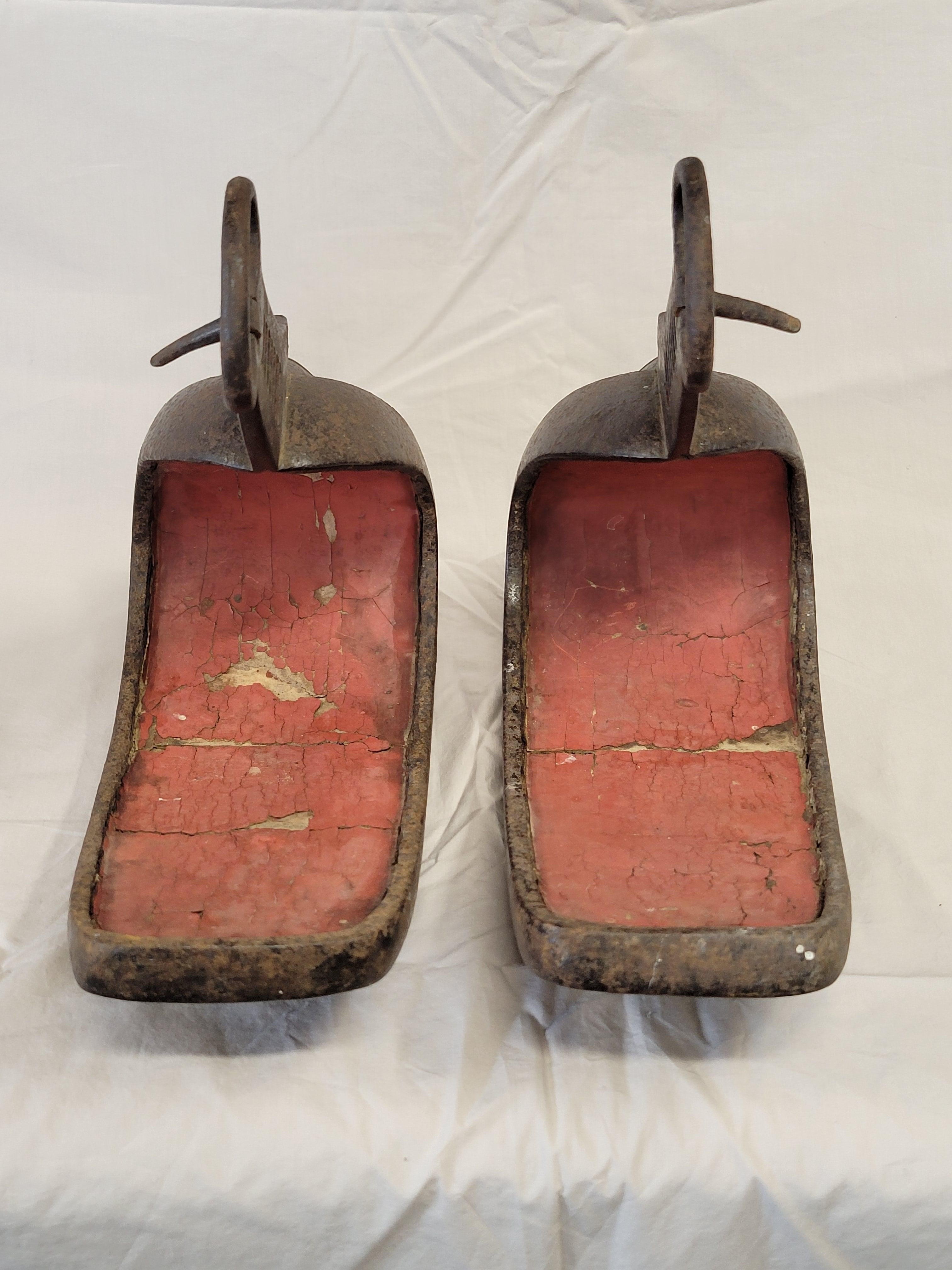 Antique Edo Period Japanese Samurai Iron Stirrups with Brass or Bronze Inlay For Sale 2