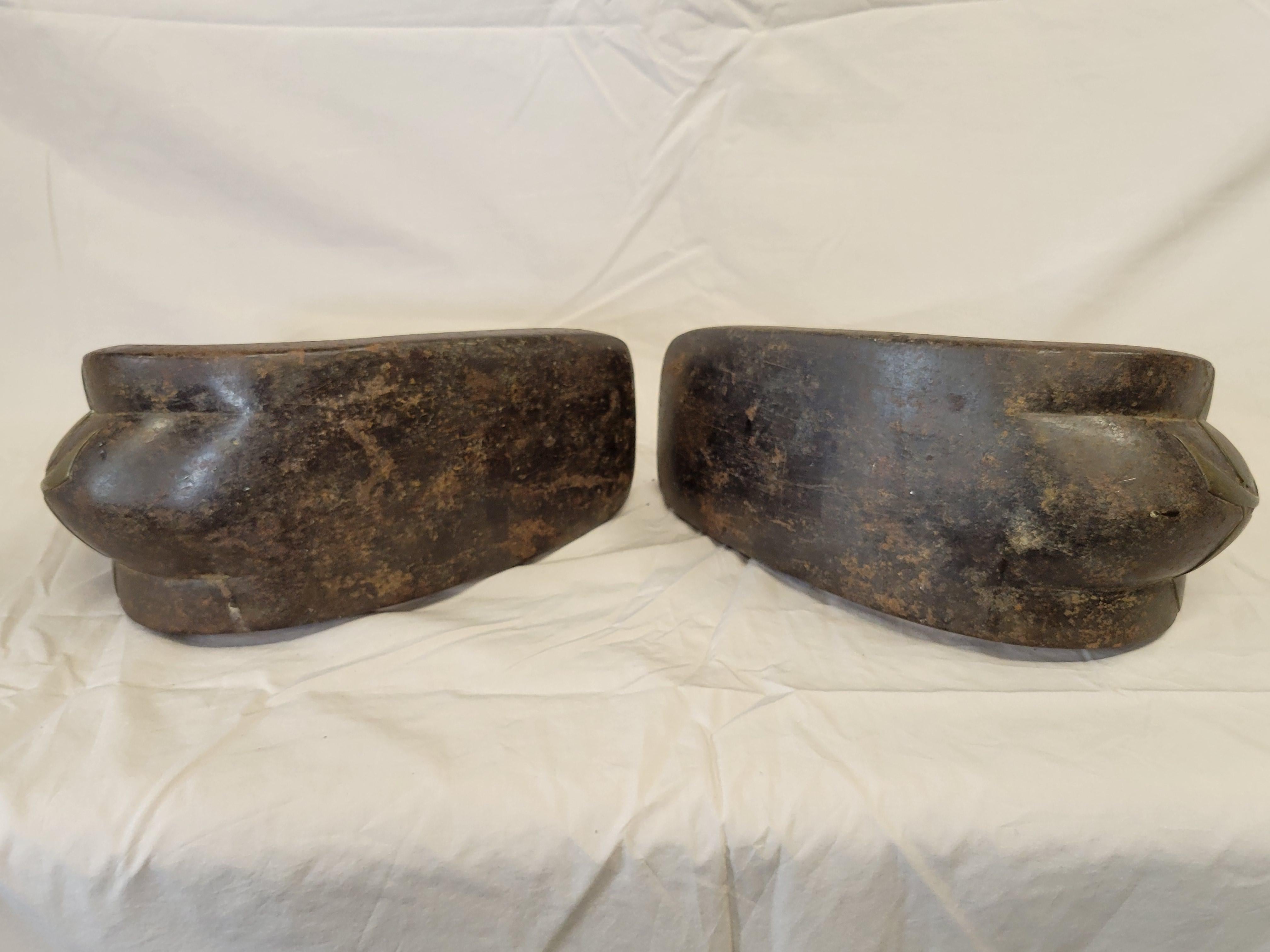 Antique Edo Period Japanese Samurai Iron Stirrups with Brass or Bronze Inlay For Sale 3